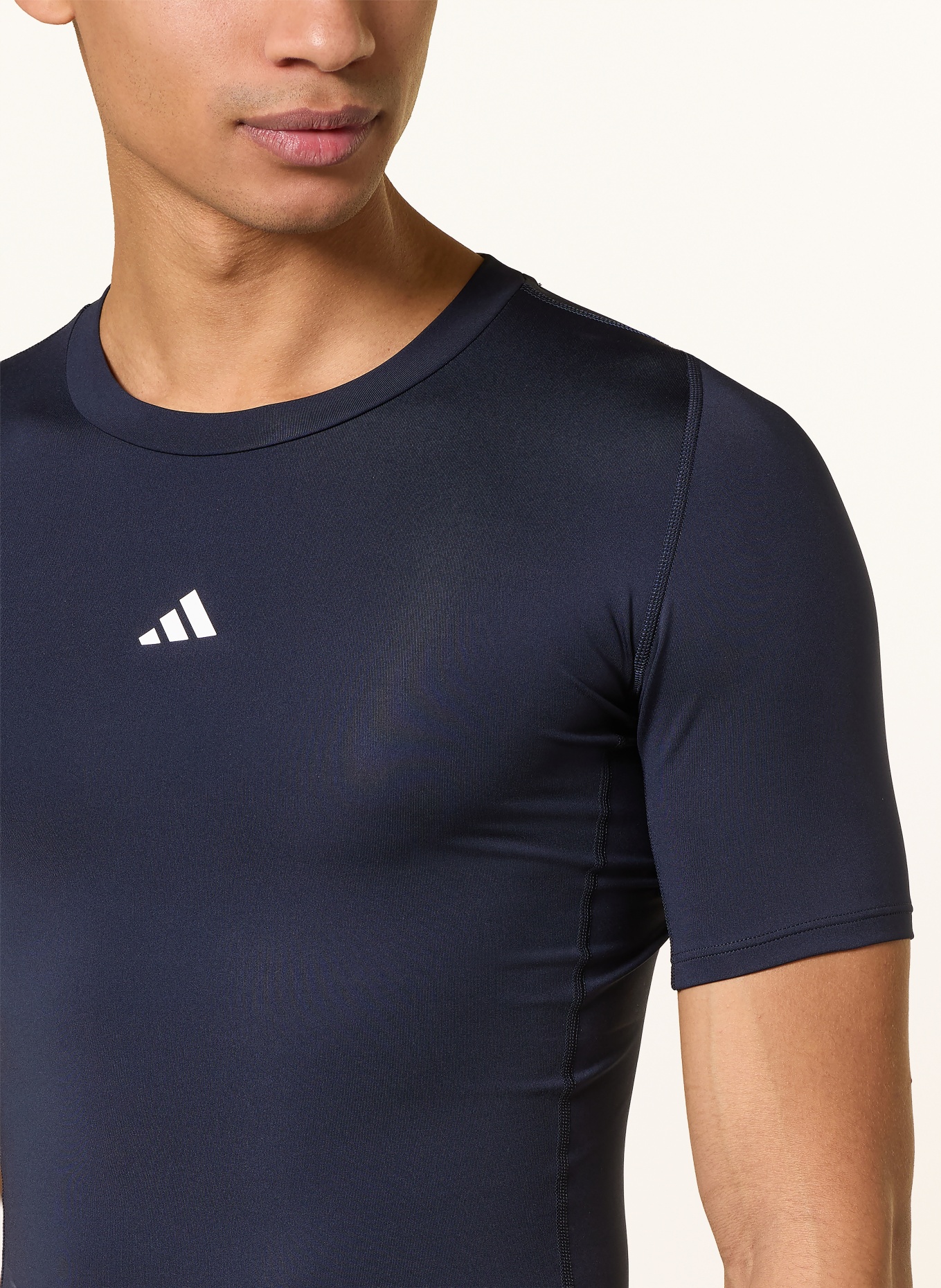 adidas T-Shirt TECHFIT: DUNKELBLAU