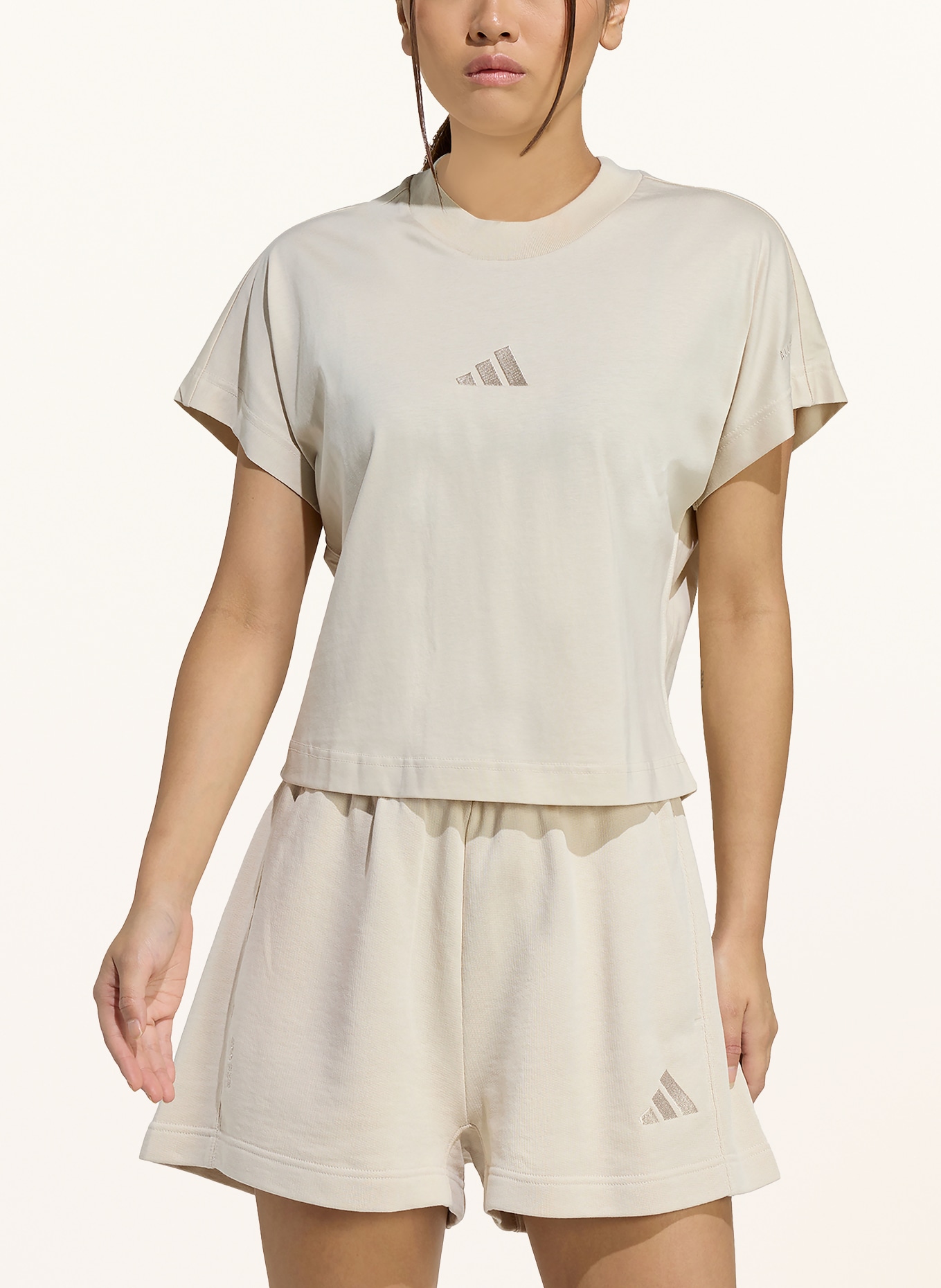 adidas T-Shirt: BEIGE