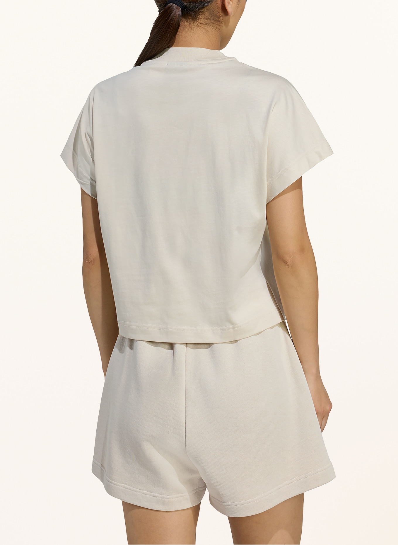 adidas T-Shirt: BEIGE