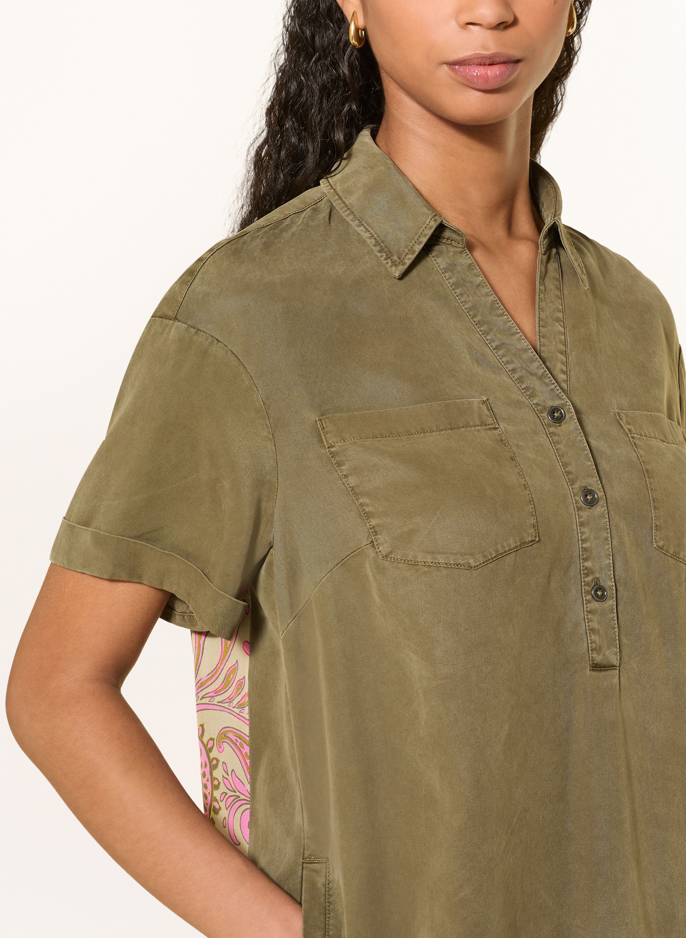 CATNOIR Košilové šaty z kombinace materiálů: KHAKI / RŮŽOVÁ / TMAVĚ ZELENÁ