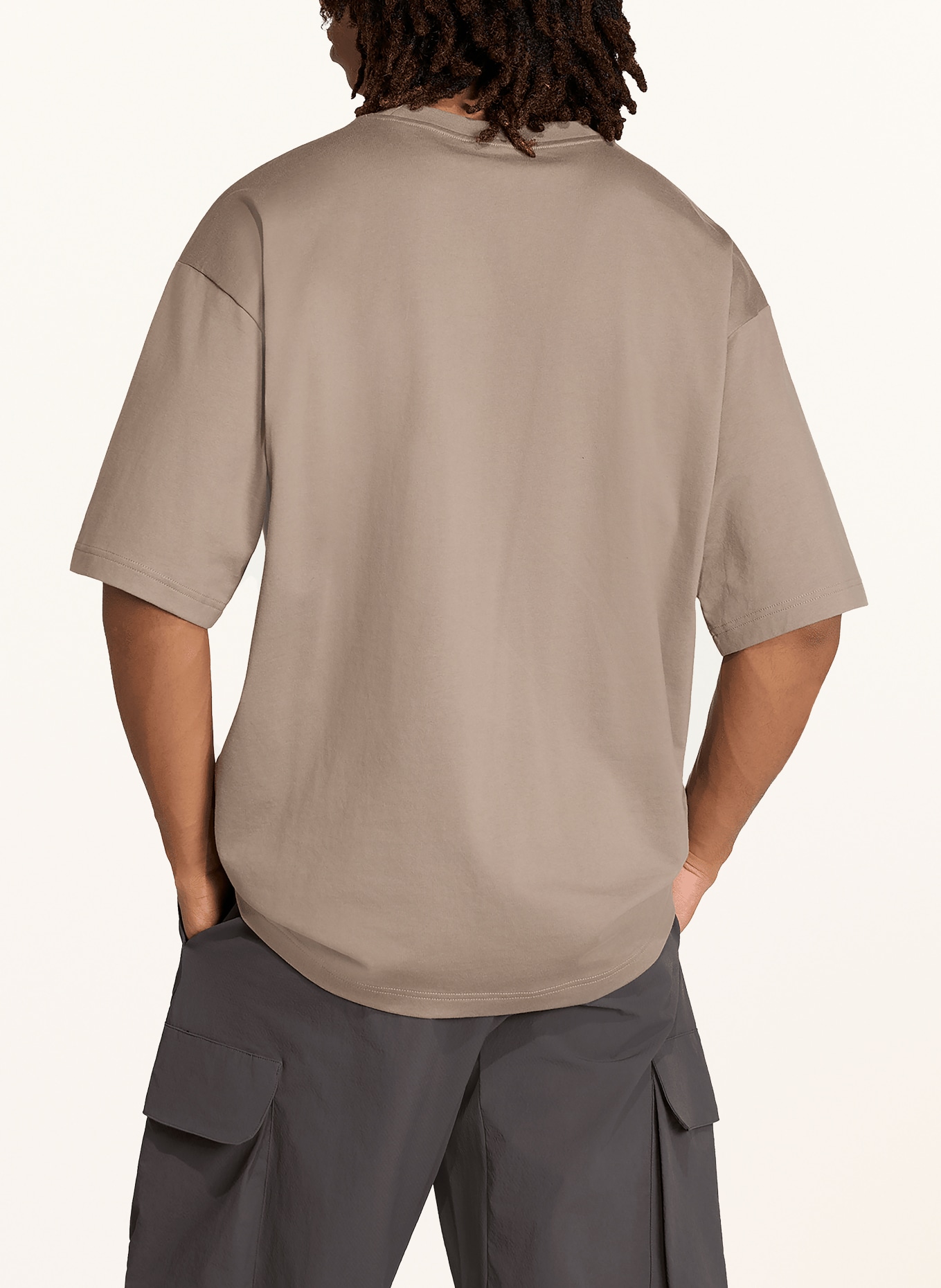 adidas T-shirt AUDI FORMULA ONE TEAM ELEVATED GRAPHIC II: KAKI