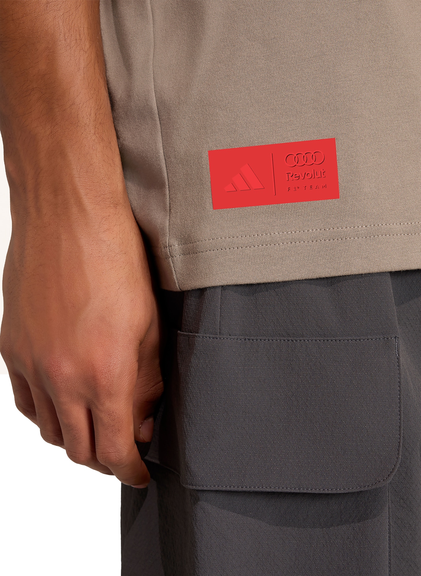 adidas T-shirt AUDI FORMULA ONE TEAM ELEVATED GRAPHIC II: KAKI