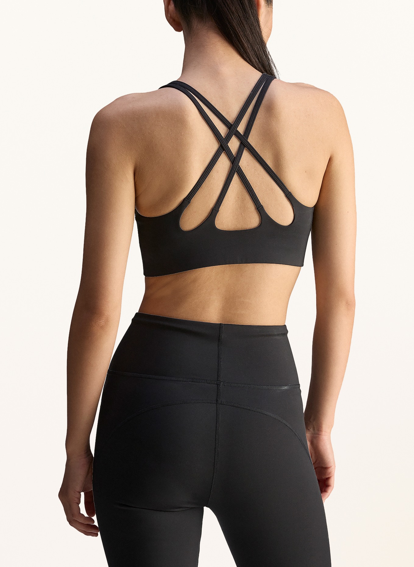 adidas by Stella McCartney Sportovní podprsenka ADIDAS BY STELLA MCCARTNEY: ČERNÁ