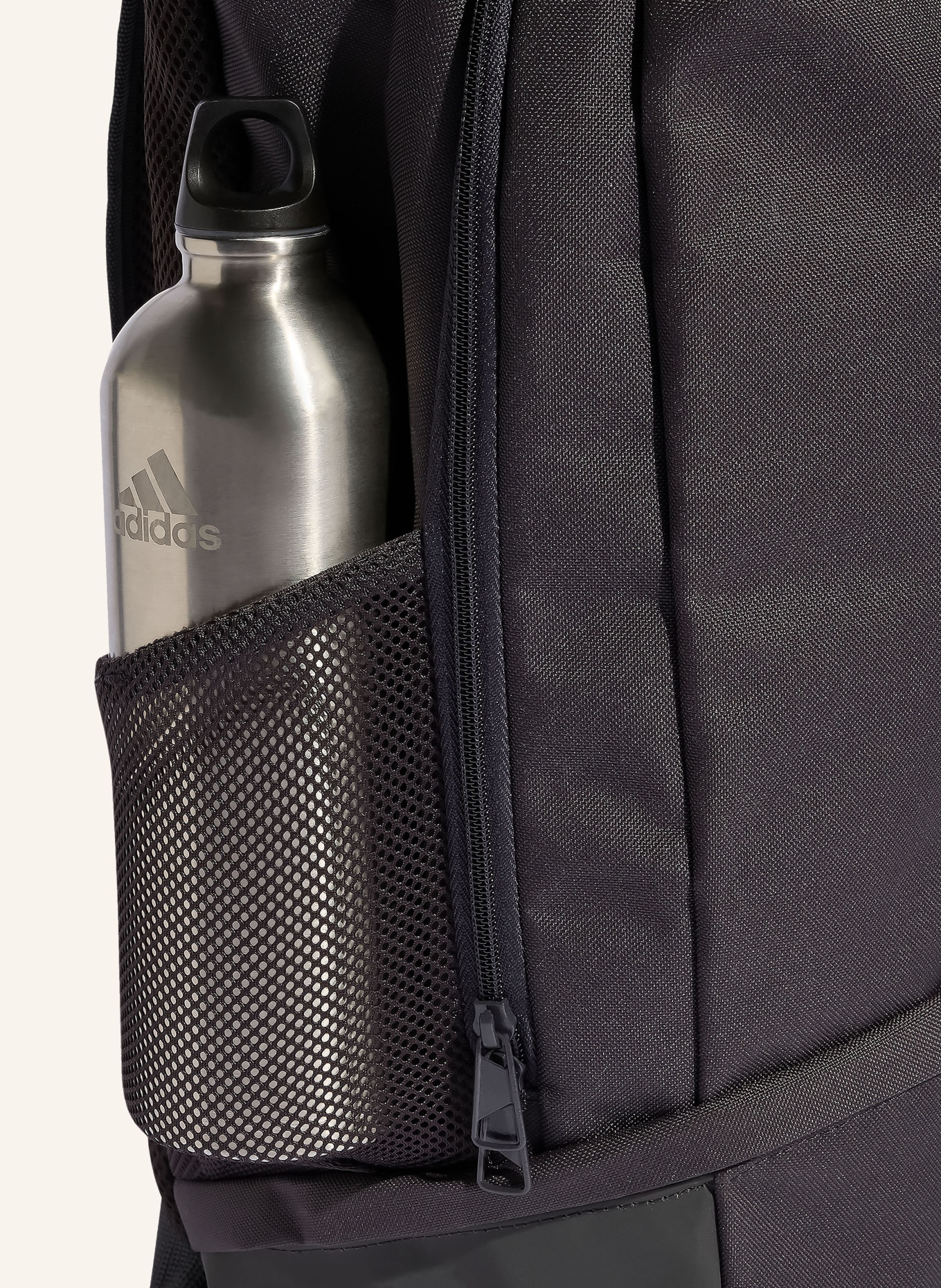 adidas Sac à dos AUDI REVOLUT FORMULA ONE TEAM DNA 26,5 l avec compartiment pour ordinateur portable: NOIR / ROUGE