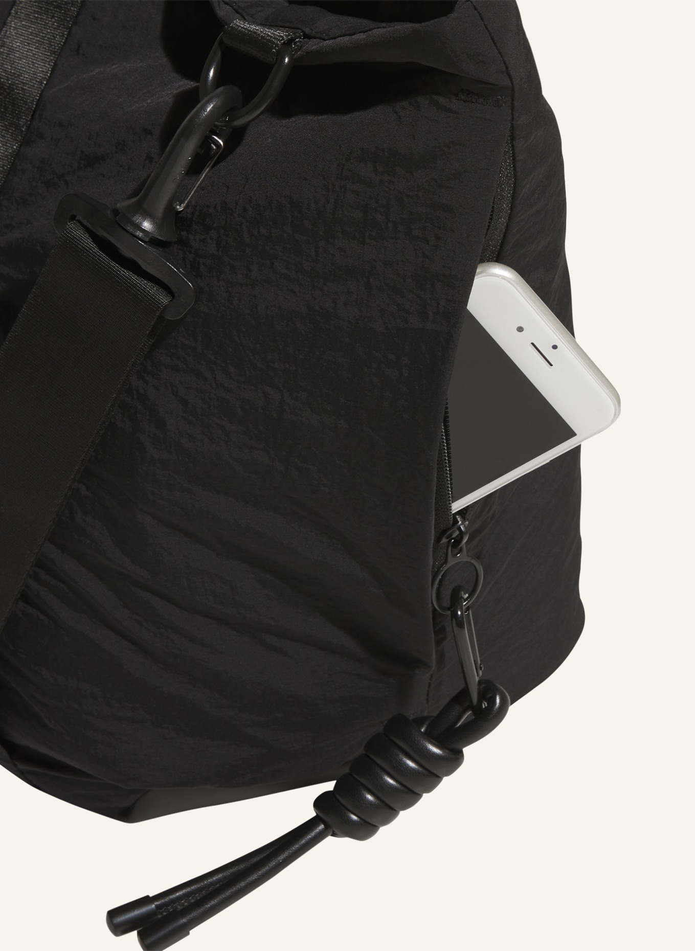 adidas Sporttasche FAVORITE mit Laptop-Fach: SCHWARZ