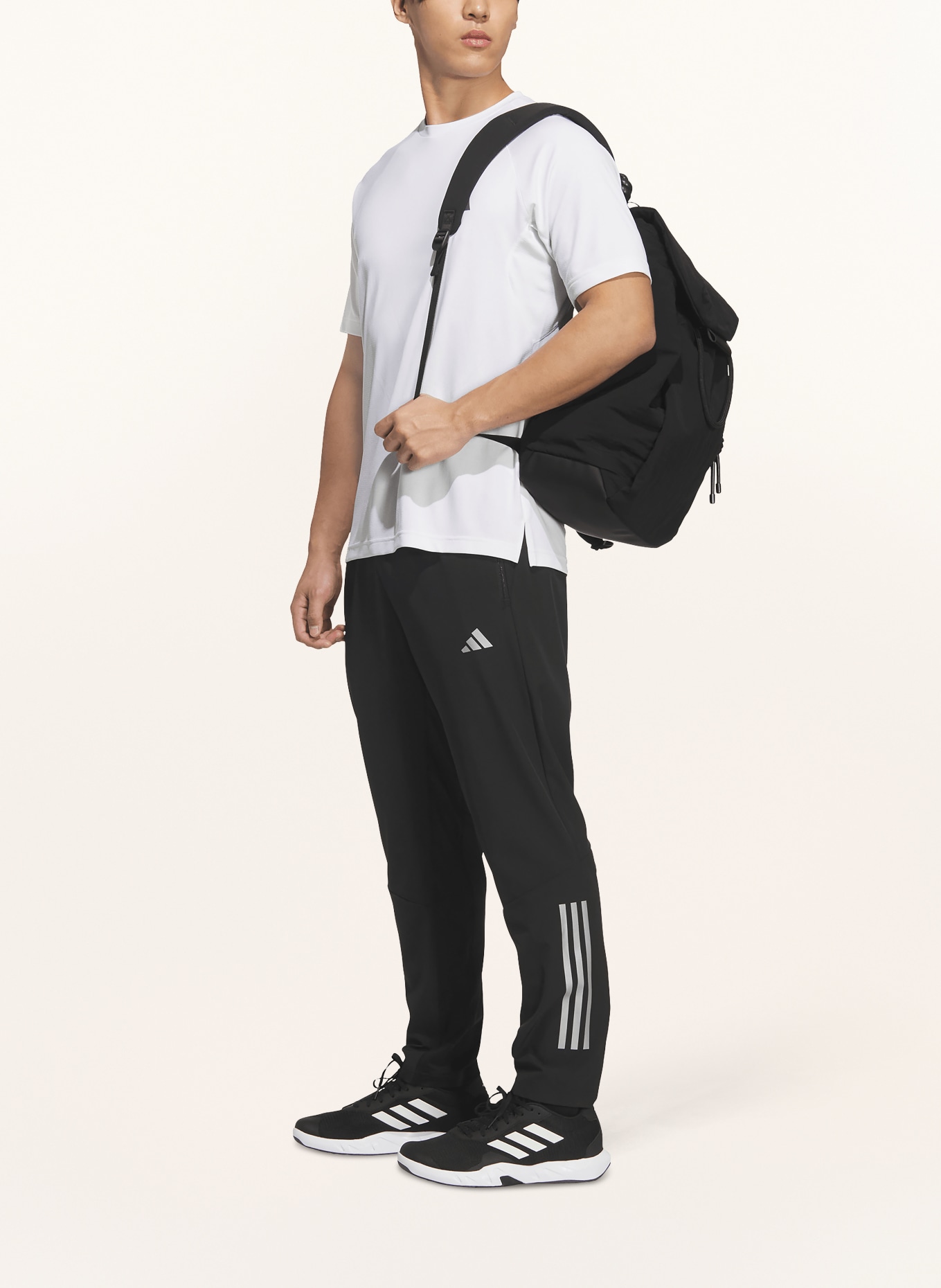 adidas Batoh FAVORITE 23 l s přihrádkou na notebook: ČERNÁ
