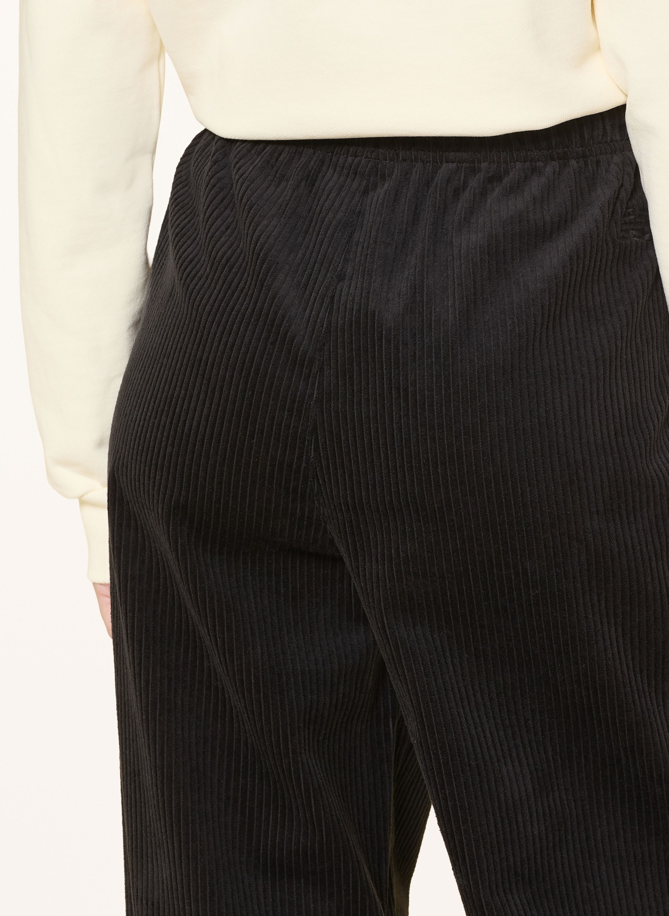 new balance Cordhose im Jogging-Stil: SCHWARZ