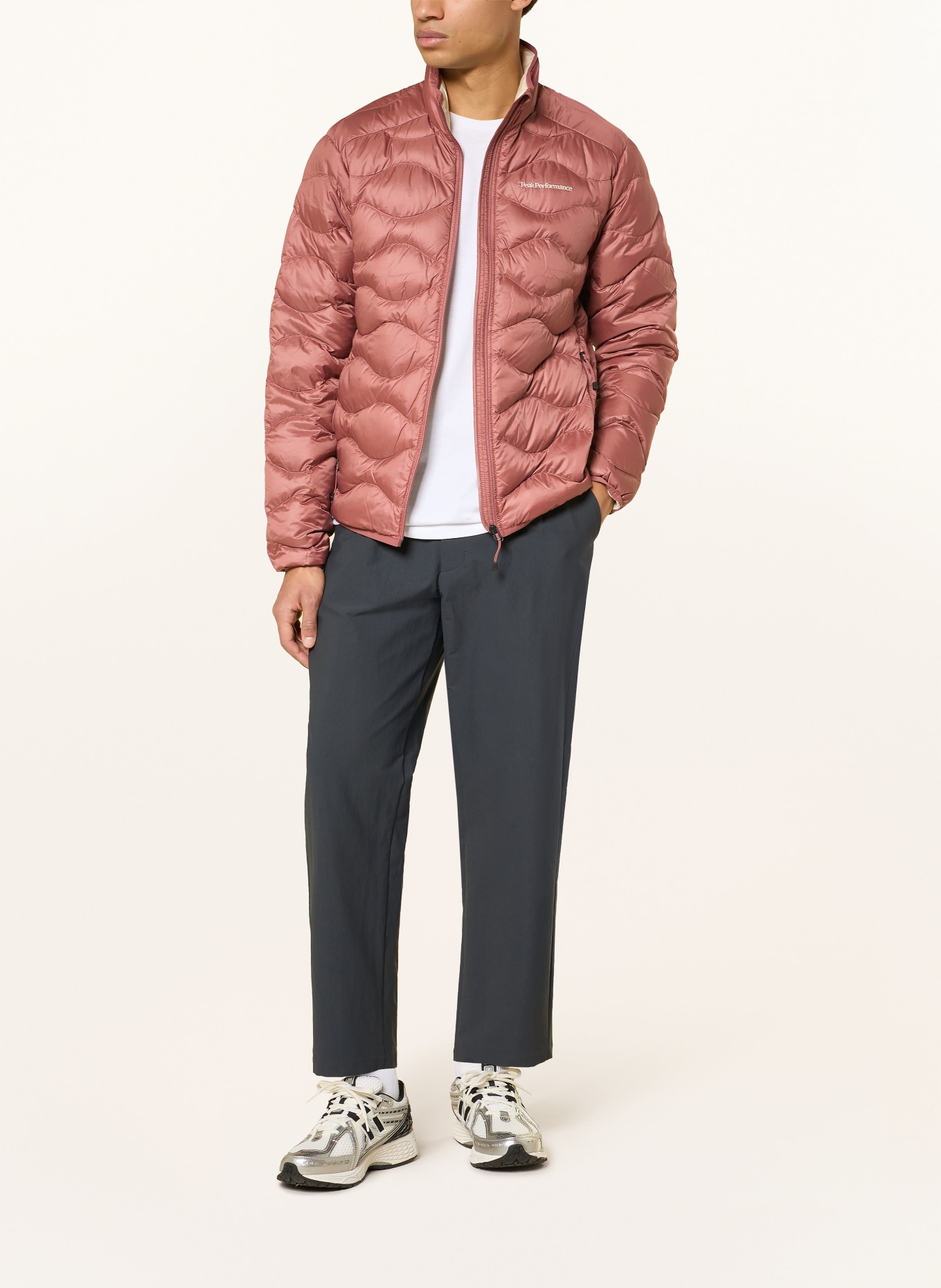 Peak Performance Lehká péřová bunda HELIUM: STARORŮŽOVÁ