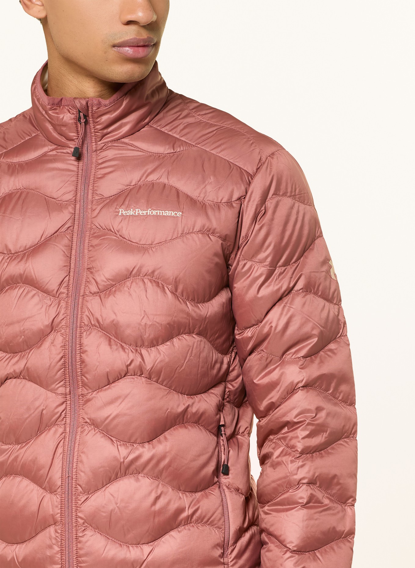 Peak Performance Lehká péřová bunda HELIUM: STARORŮŽOVÁ