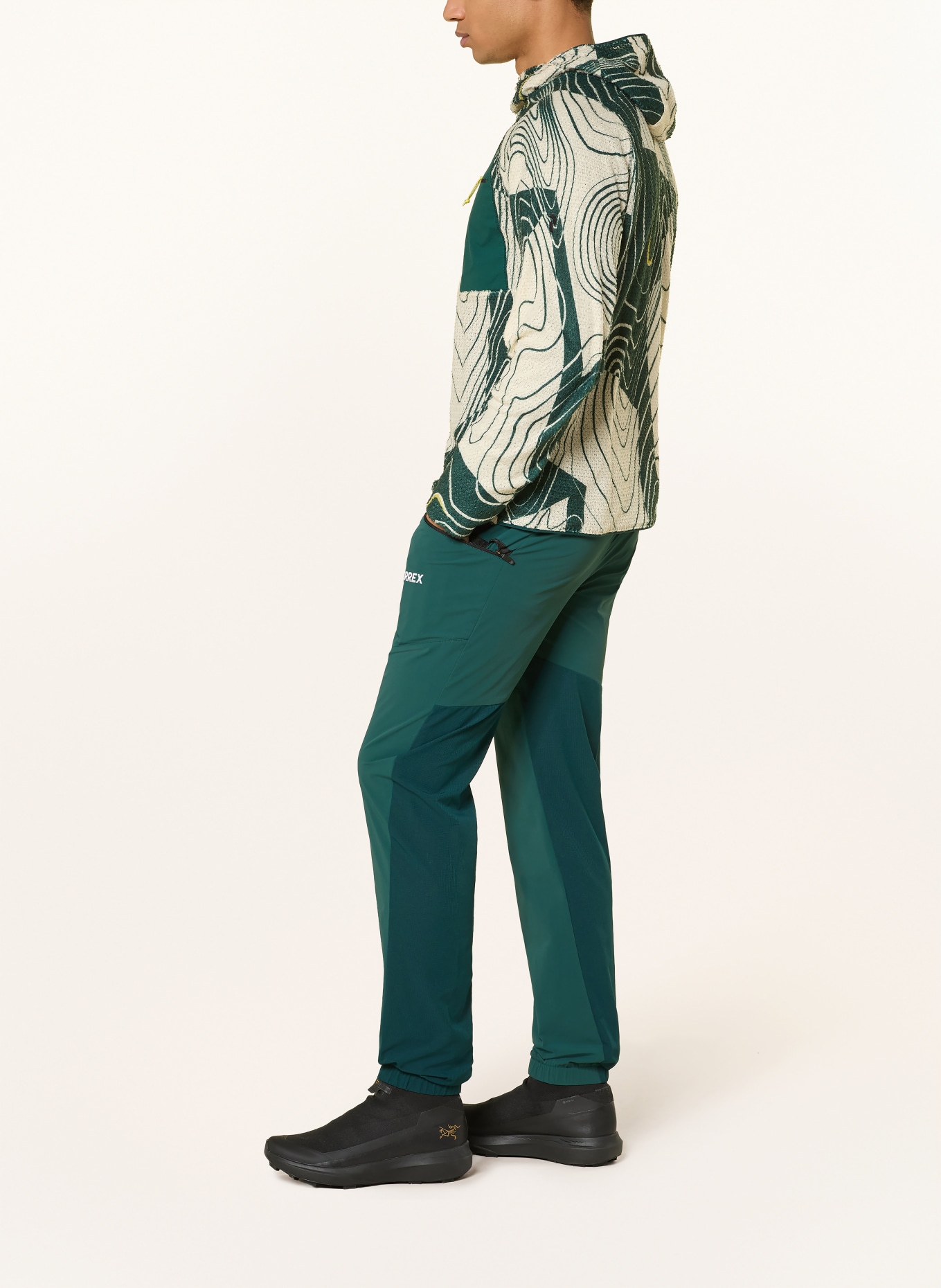 Peak Performance Fleecová mikina FREELIGHT POLARTEC® ALPHA™: KRÉMOVÁ / TMAVĚ ZELENÁ