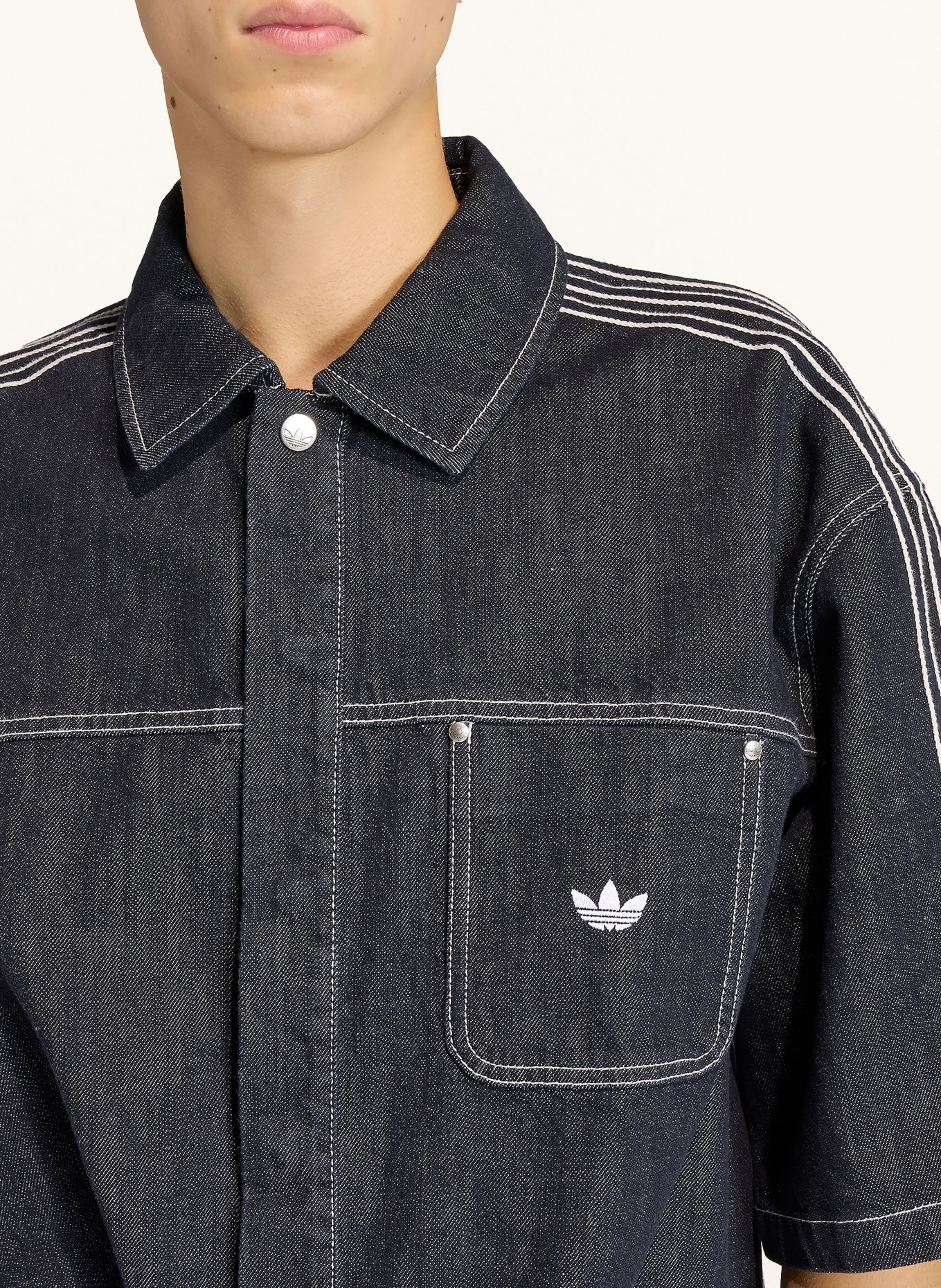 adidas Originals Jeanshemd ORIGINALS DENIM SHORT SLEEVE WORK Loose Fit: DUNKELBLAU