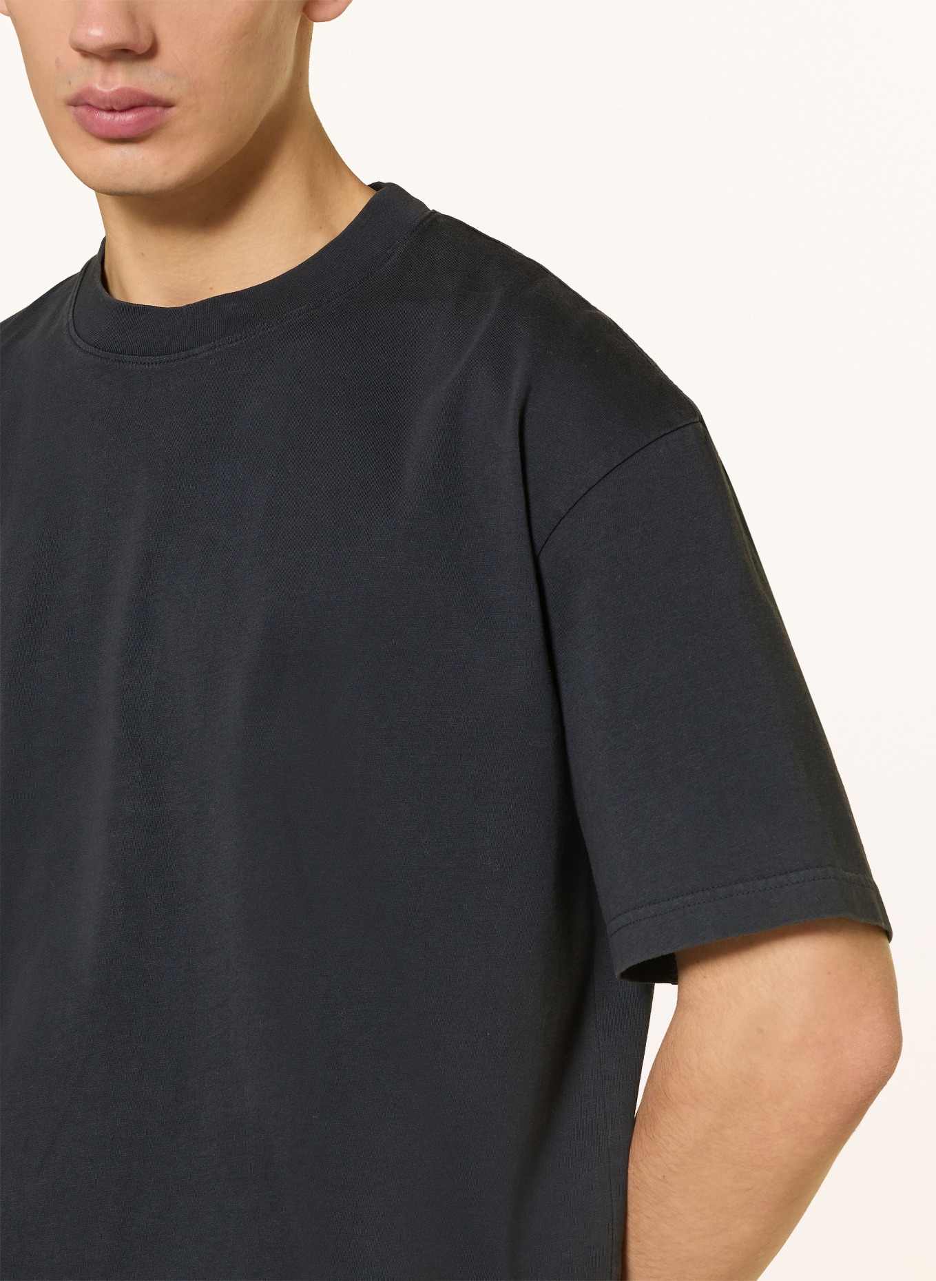 COS T-Shirt: SCHWARZ