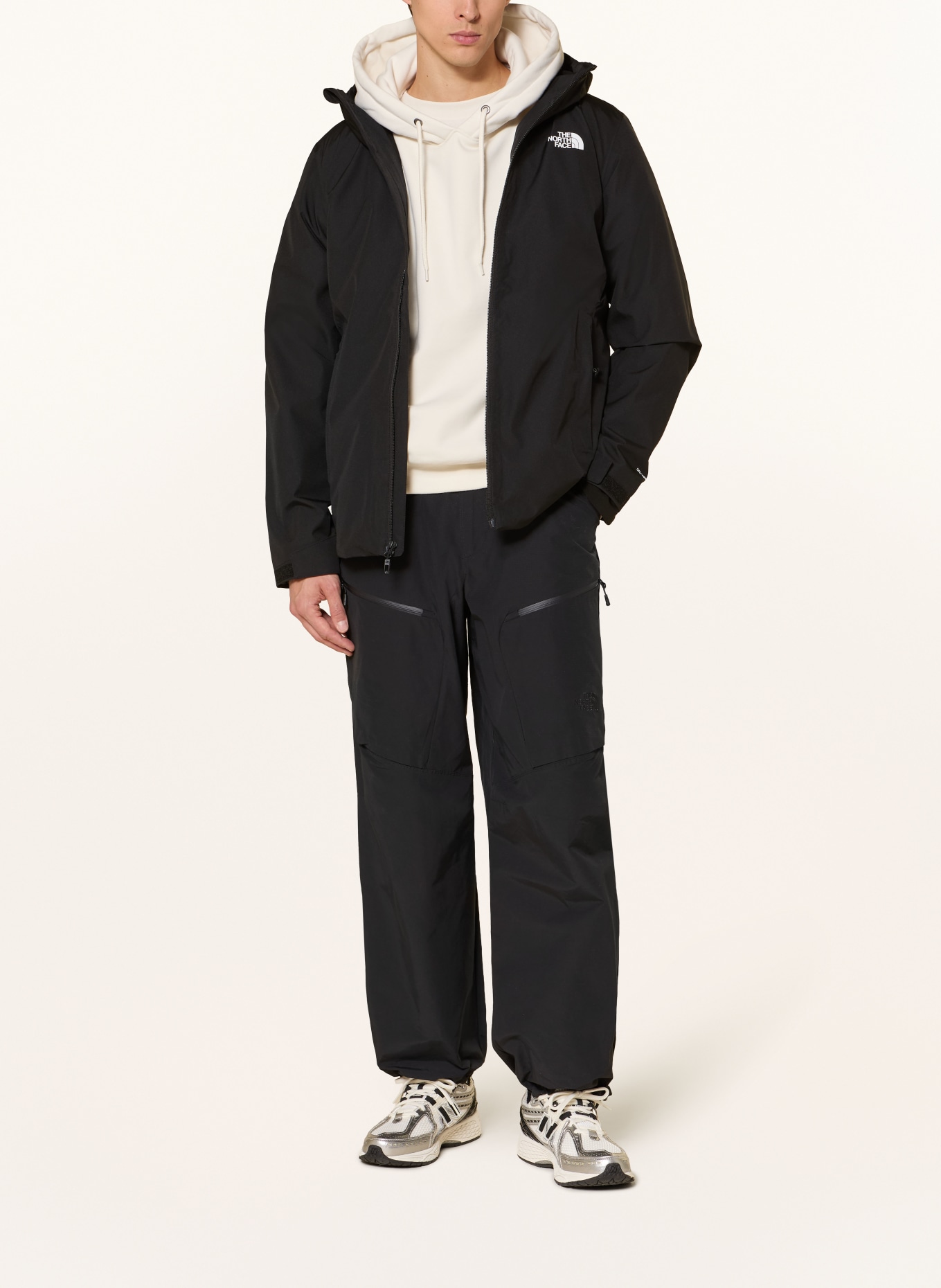 THE NORTH FACE QUEST DRYVENT™ TRICLIMATE 2-in-1 Jacket: BLACK / WHITE