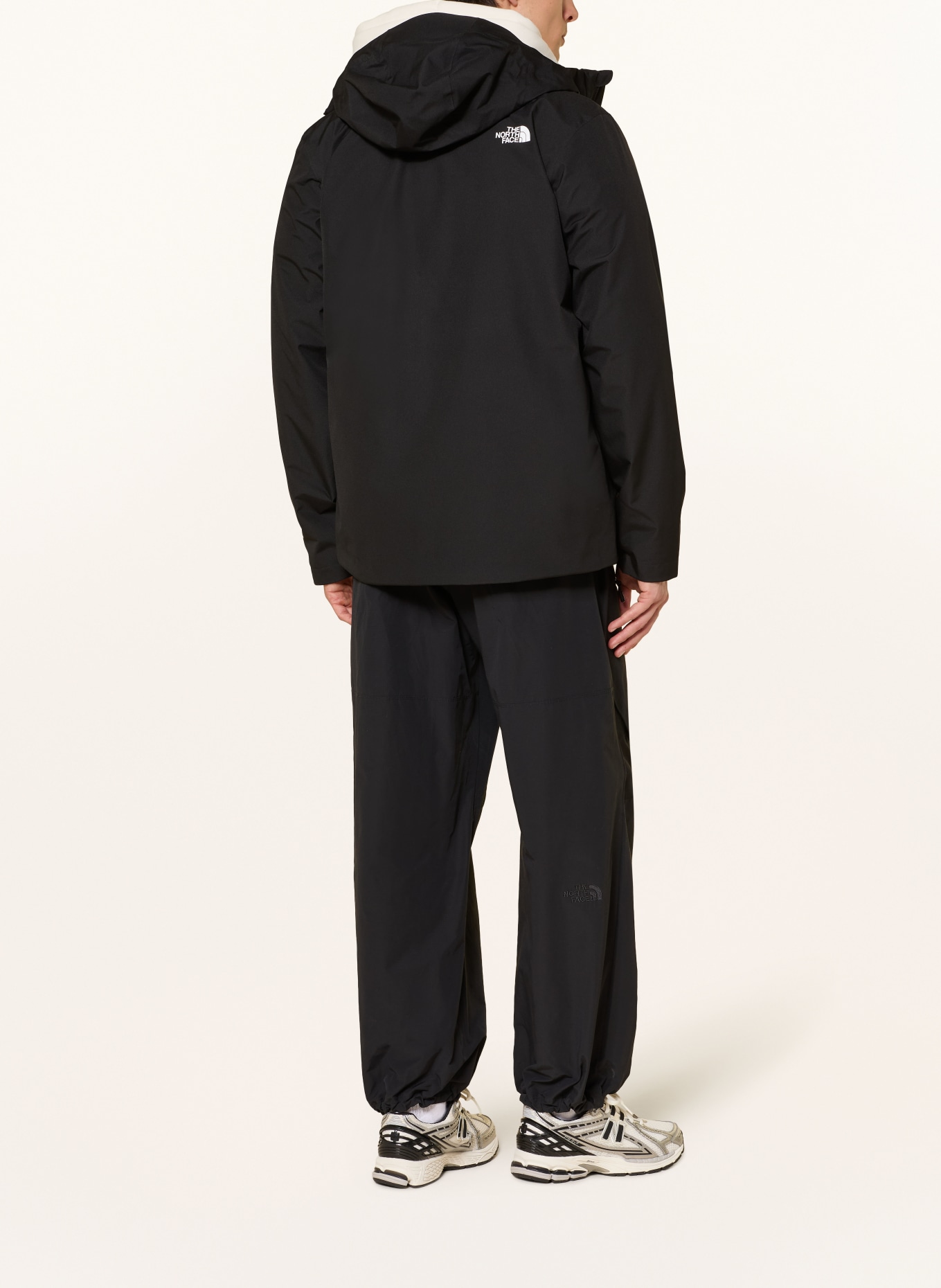 THE NORTH FACE QUEST DRYVENT™ TRICLIMATE 2-in-1 Jacket: BLACK / WHITE