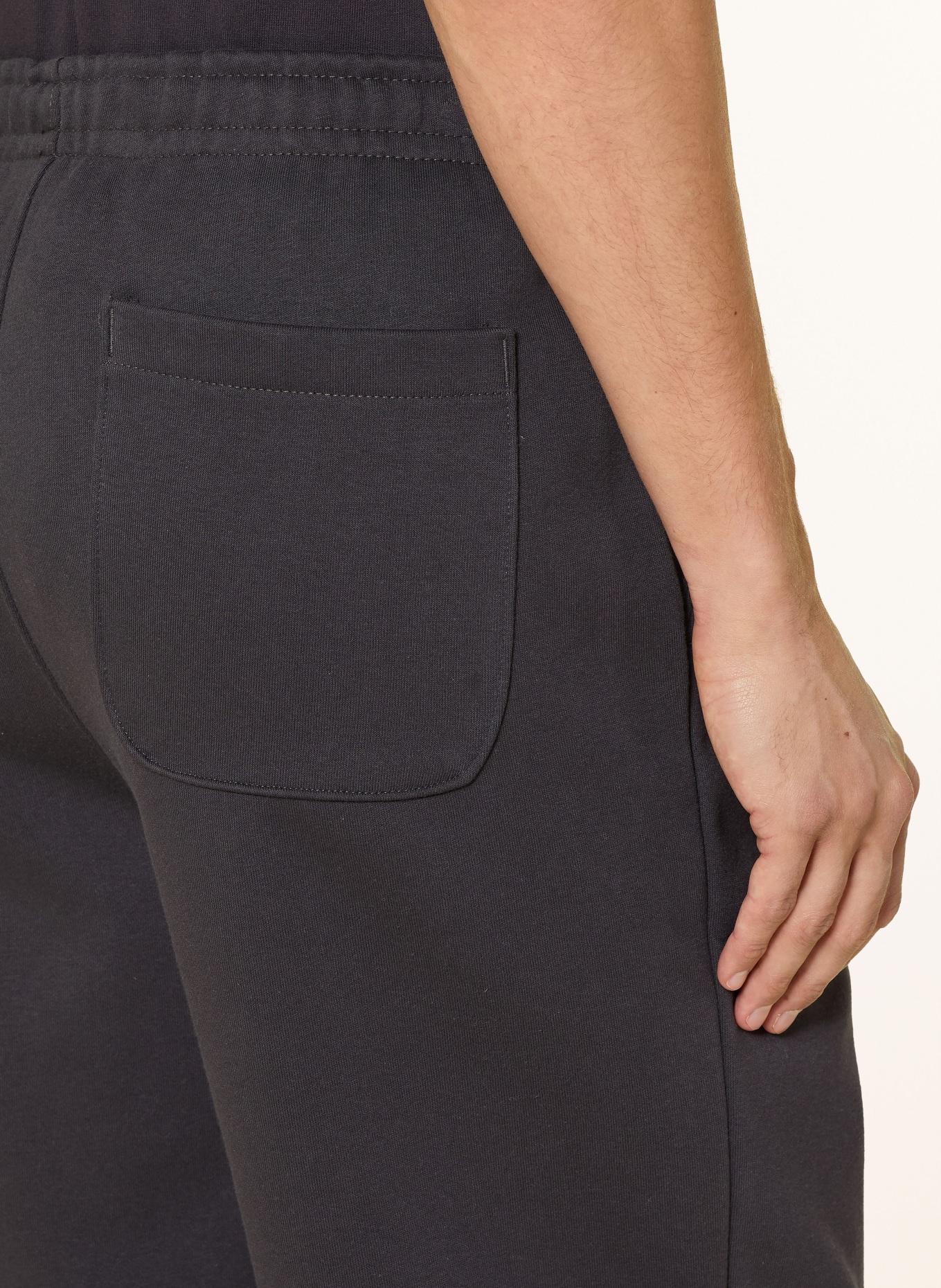 THE NORTH FACE Tepláky REDBOX: TMAVĚ ŠEDÁ