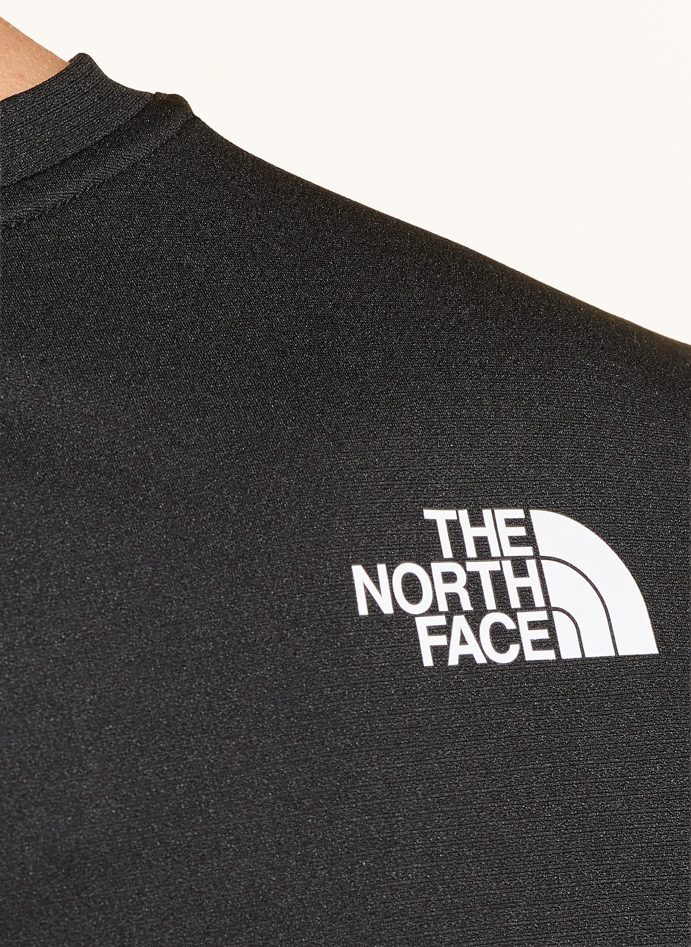 THE NORTH FACE T-shirt: BLACK