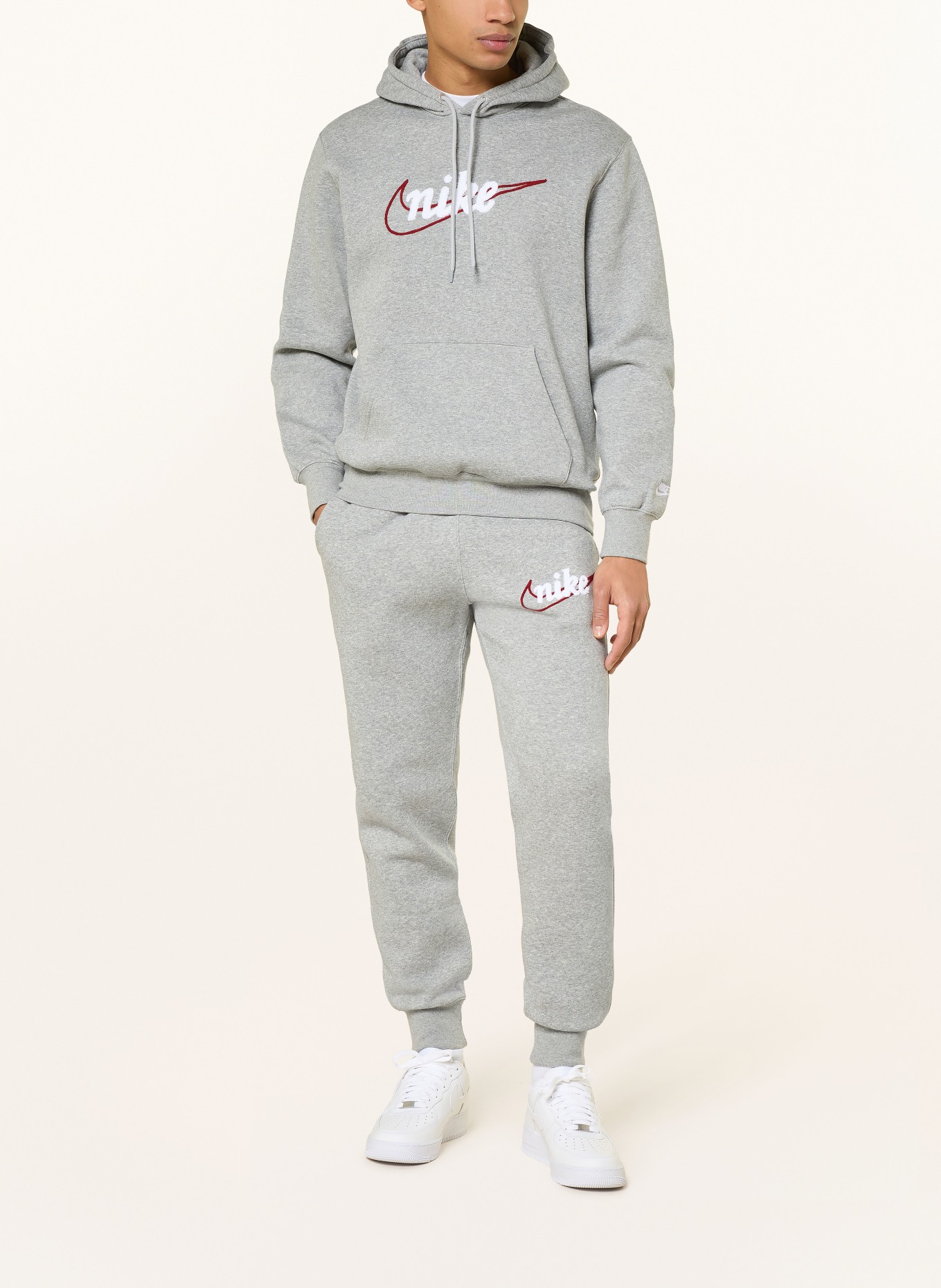 Nike Tepláky CLUB: ŠEDÁ