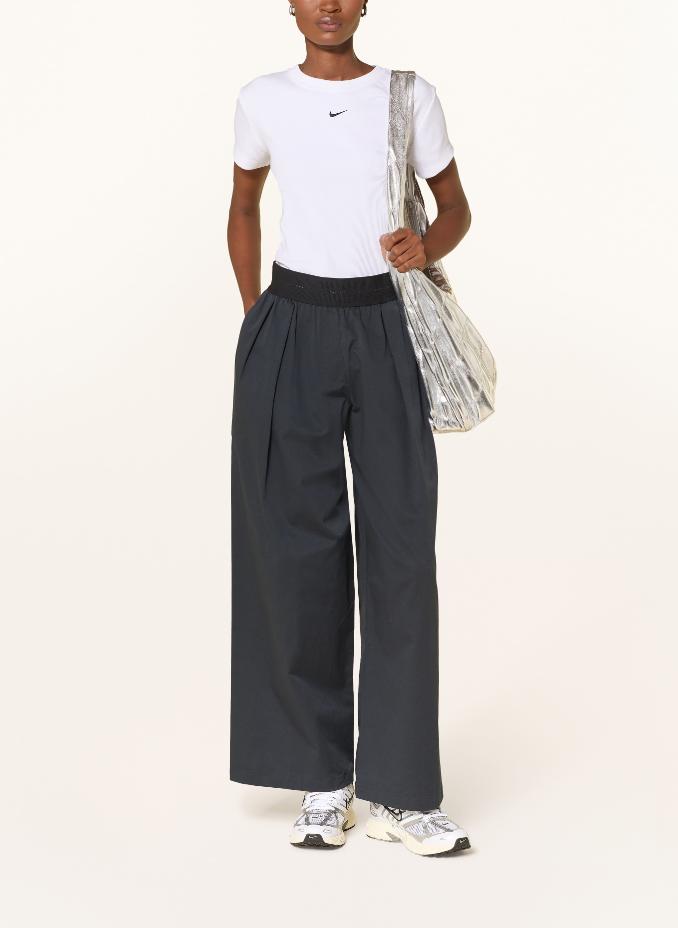 Nike T-Shirt SPORTSWEAR: WEISS