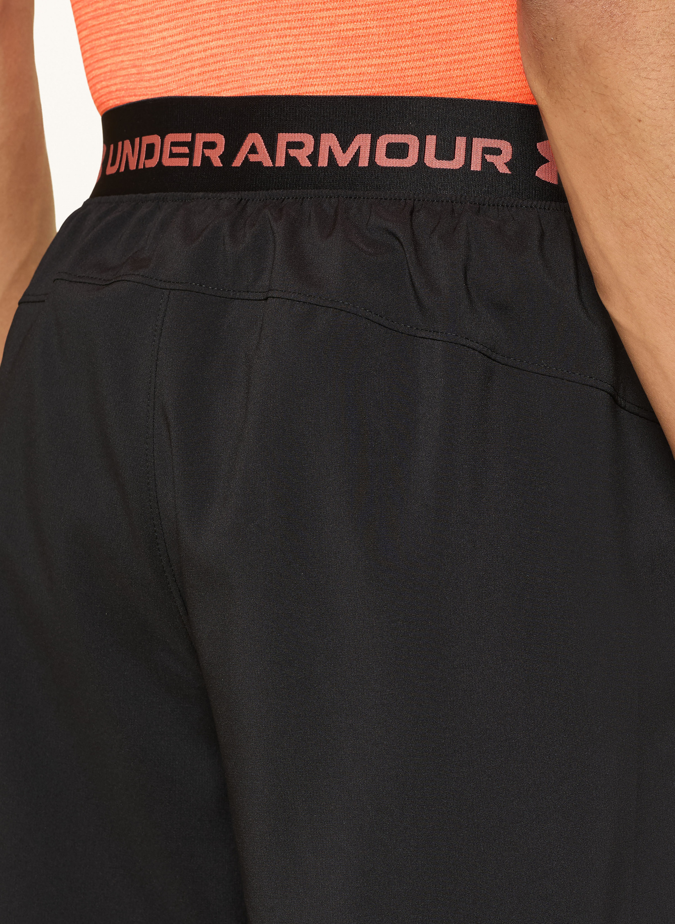 UNDER ARMOUR Short d'entraînement UA VANISH: NOIR / ORANGE