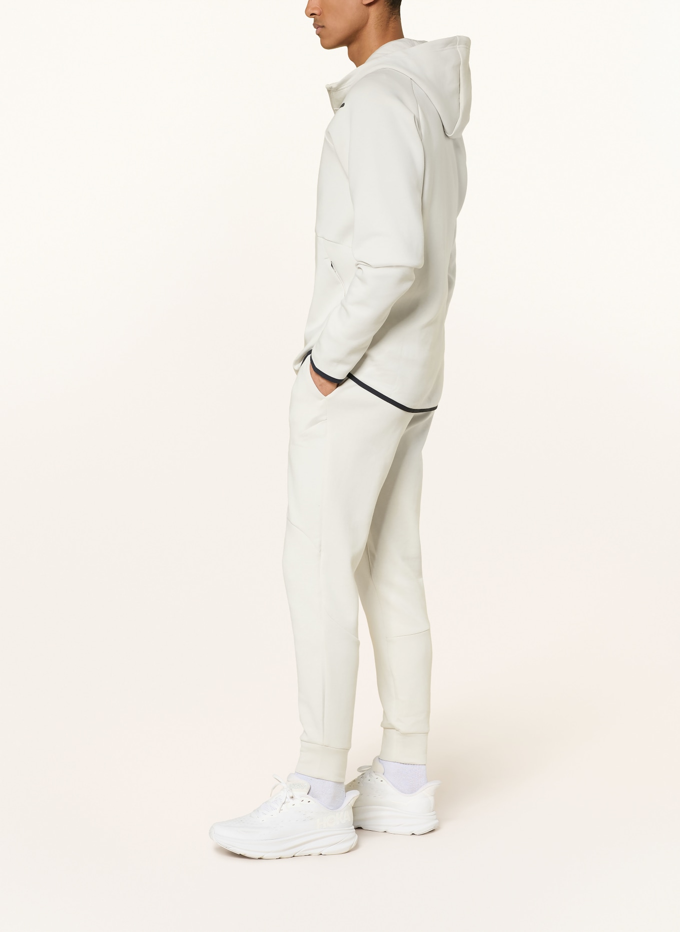 UNDER ARMOUR UA UNSTOPPABLE Sweat Jacket: CREAM