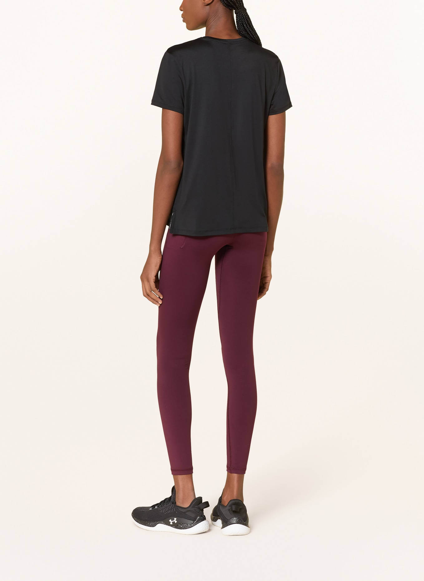 UNDER ARMOUR Tričko UA VANISH: ČERNÁ / BÍLÁ