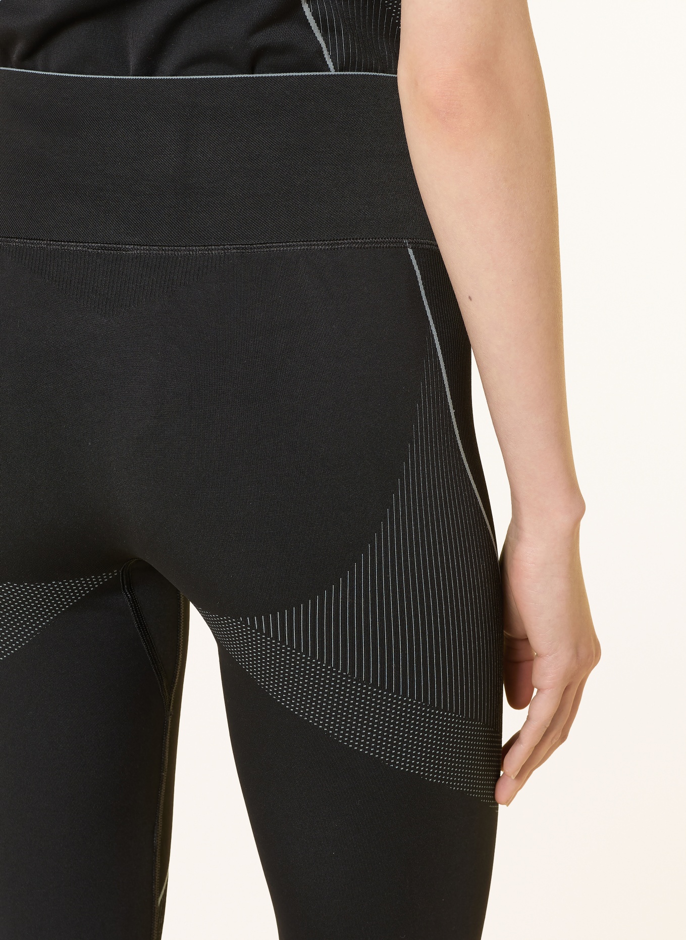 UNDER ARMOUR Punčocháče UA VANISH SEAMLESS: ČERNÁ / SVĚTLE ŠEDÁ