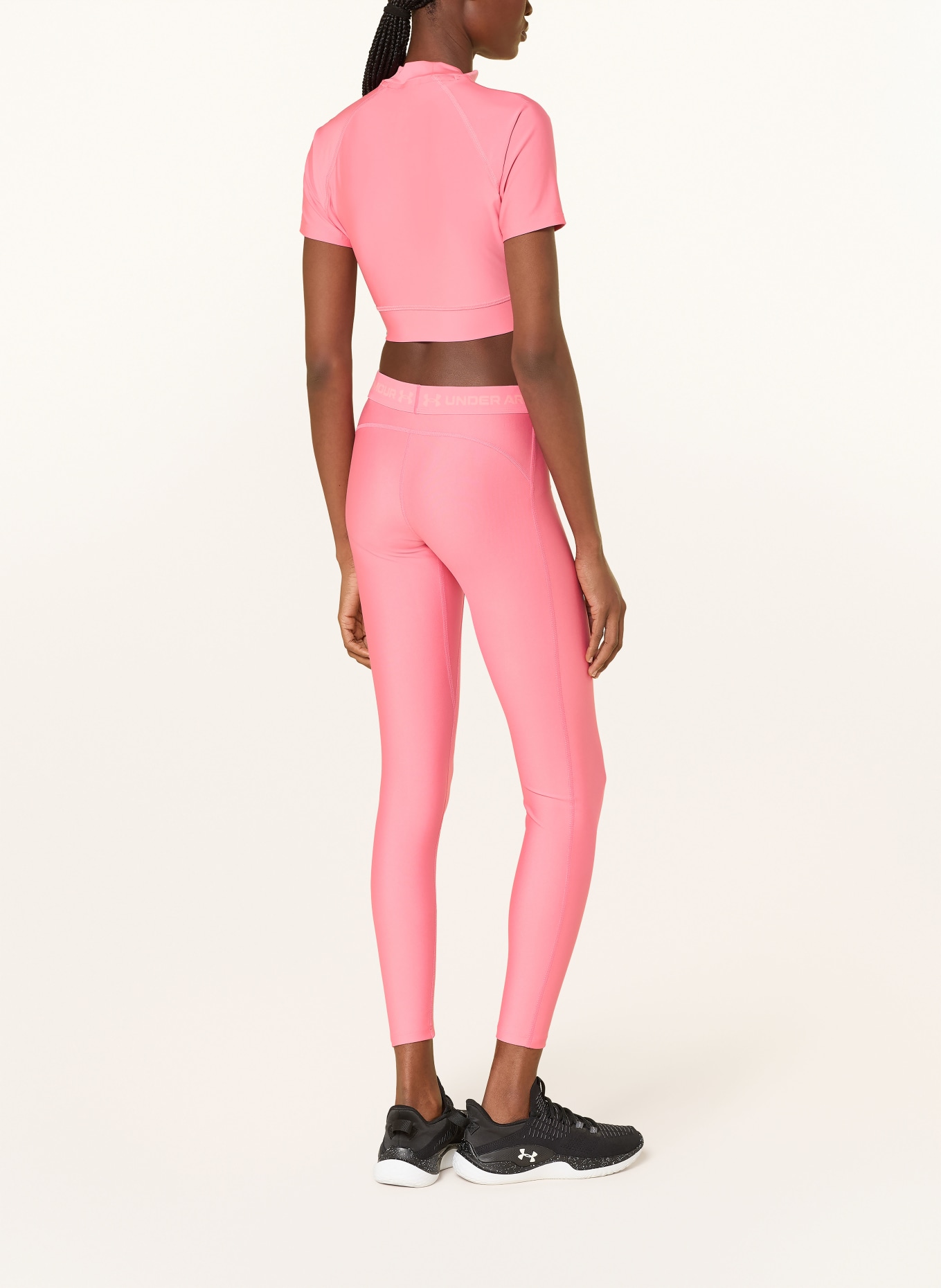 UNDER ARMOUR Krátké tričko UA HEATGEAR®: SVĚTLE ČERVENÁ