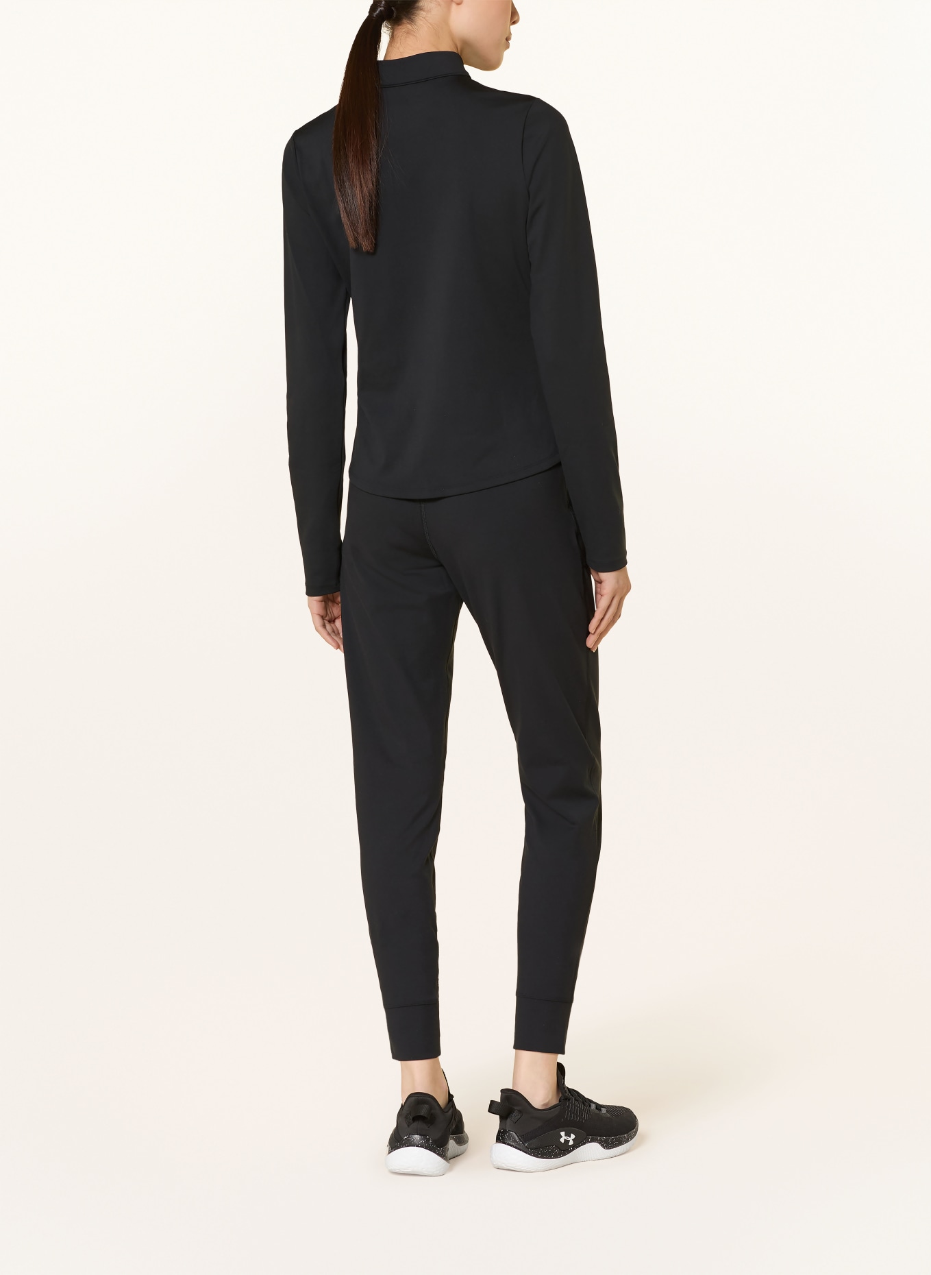 UNDER ARMOUR UA MOTION Long Sleeve: BLACK