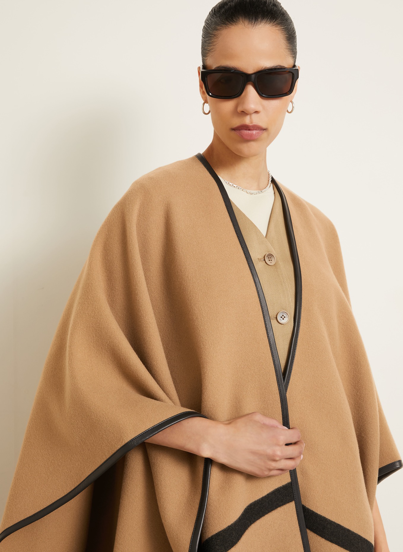 Max Mara Cape ARIS: VELBLOUDÍ / ČERNÁ