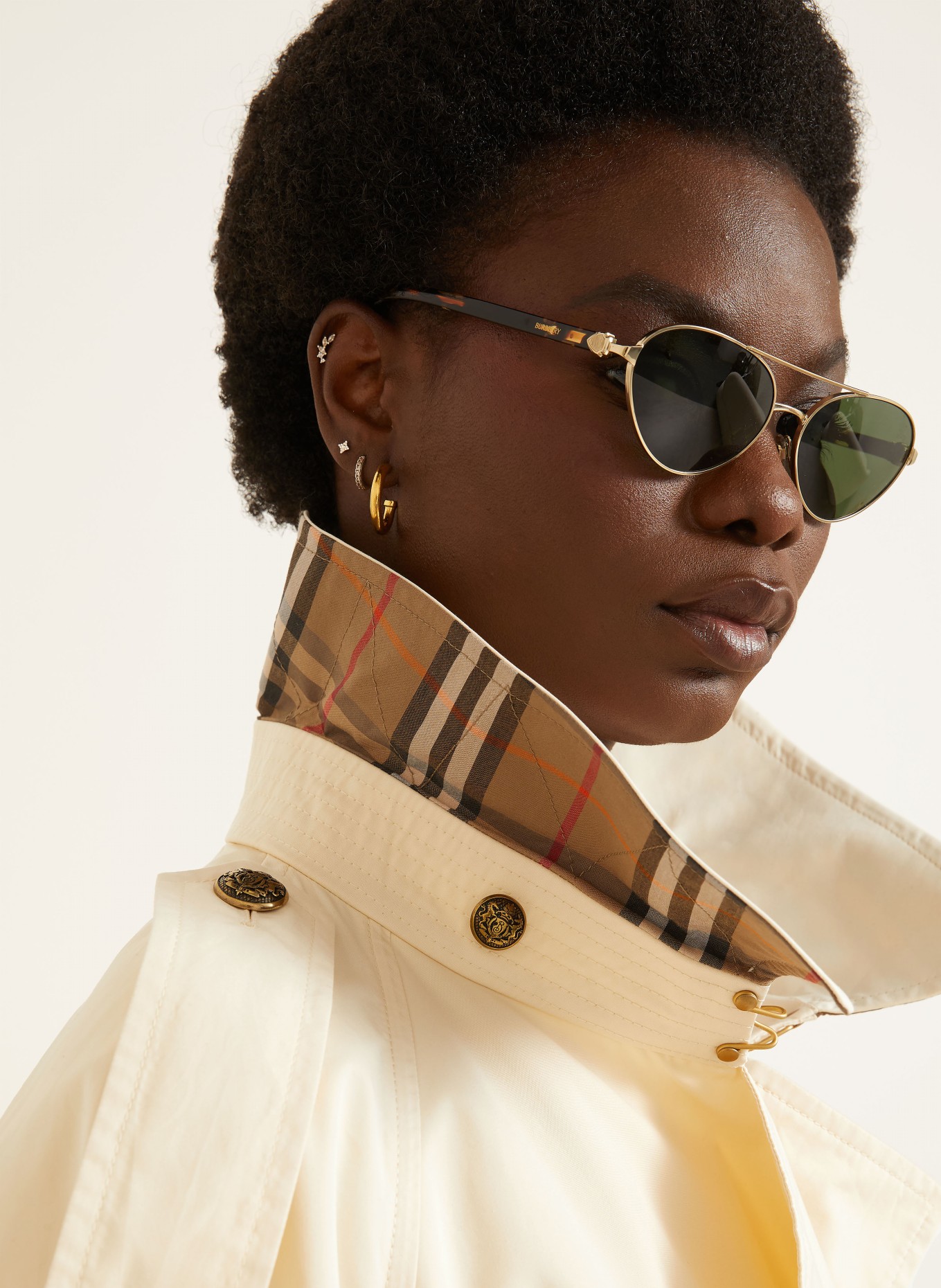 BURBERRY trench coat: BEIGE