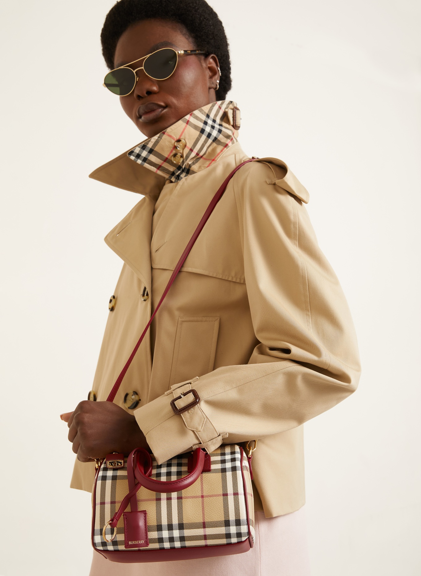 BURBERRY handbag: BEIGE / DARK RED / BLACK