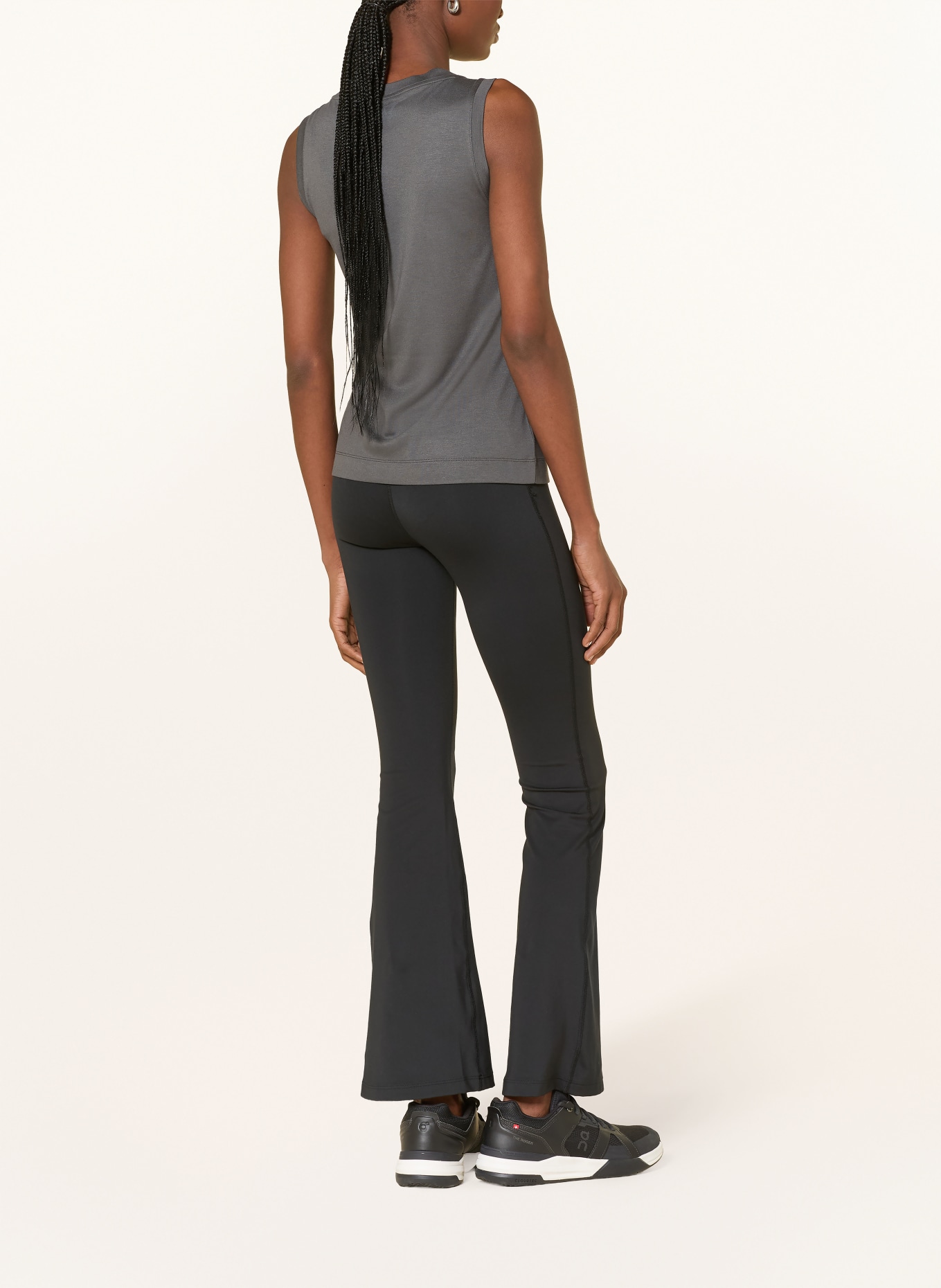 EA7 EMPORIO ARMANI Top s ozdobnými kameny: TMAVĚ ŠEDÁ