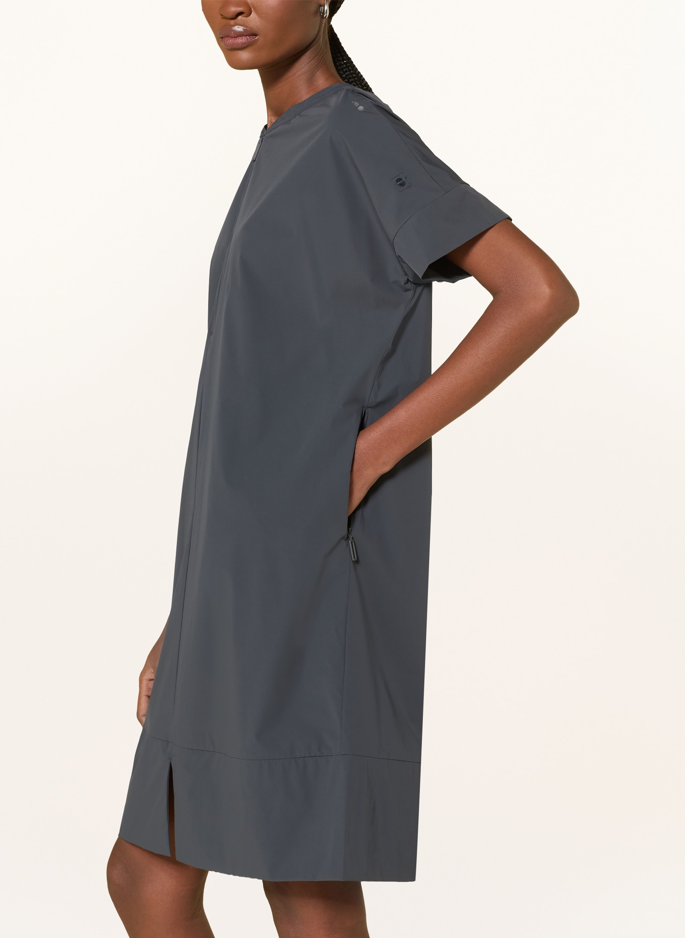 JEANNE BARET Oversized šaty SUMATRA: ČERNÁ