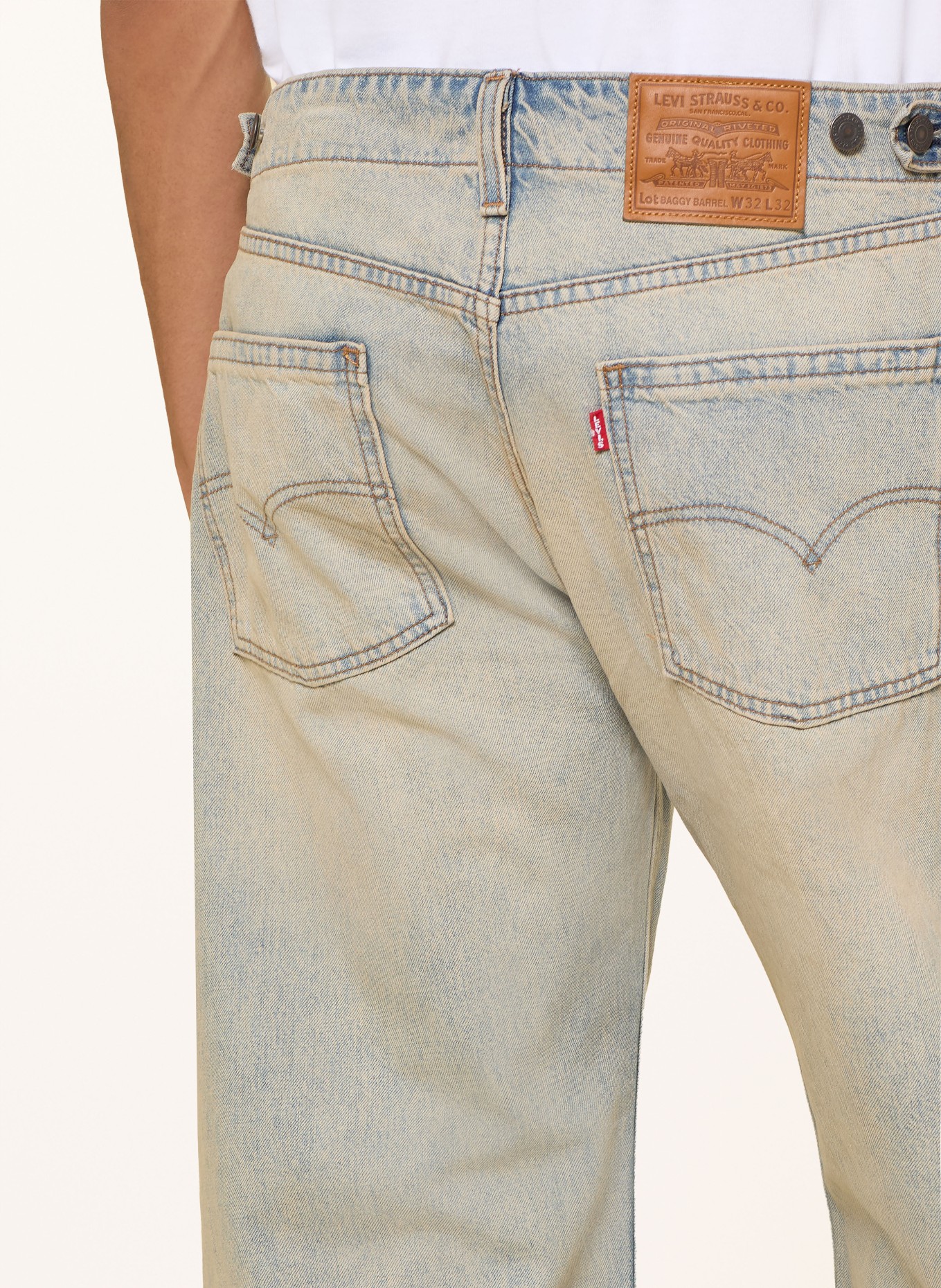 Levi's® Jeans Barrel Fit: 04 Med Indigo - Worn In