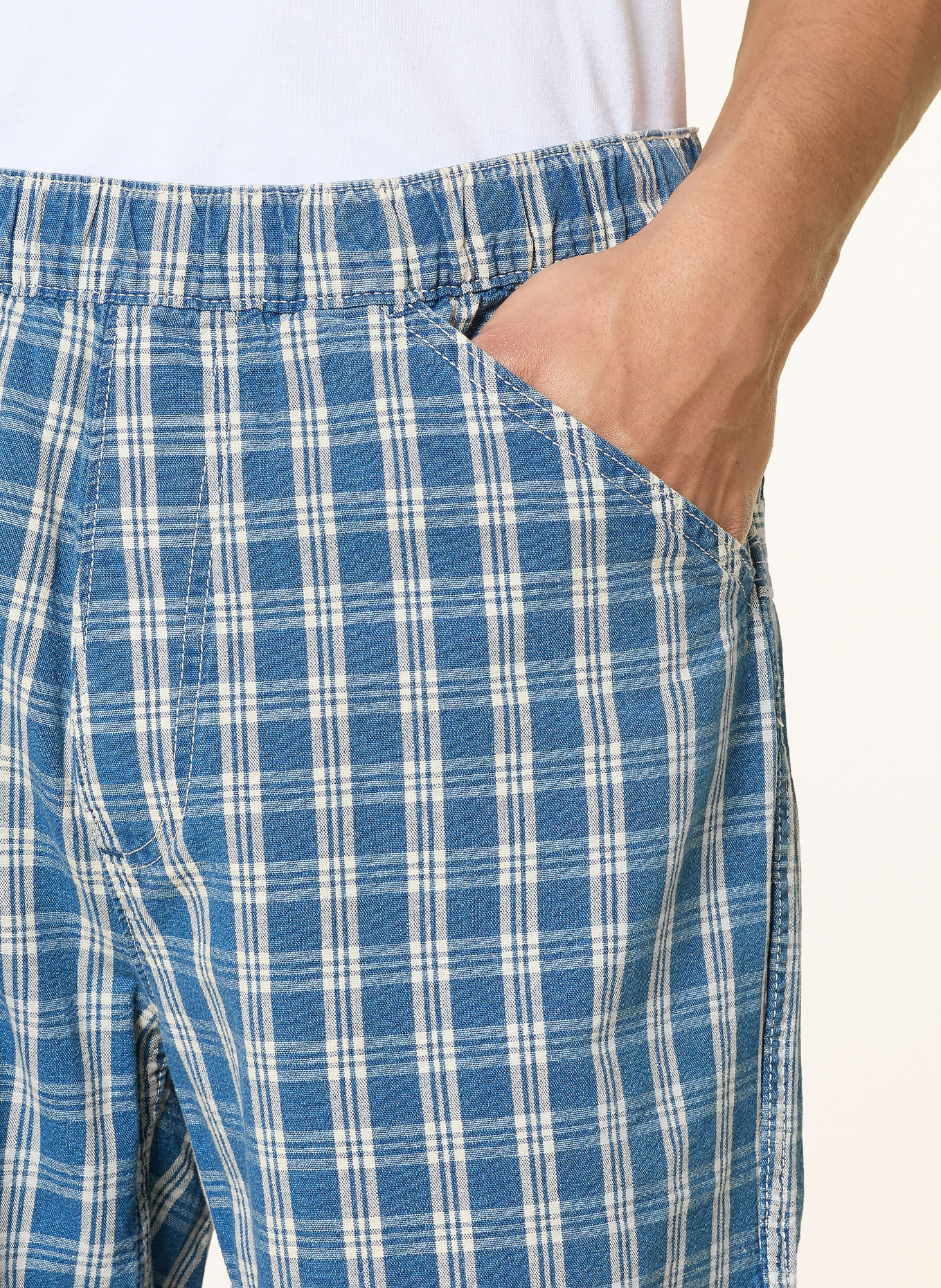 Levi's® Shorts: BLAU / CREME