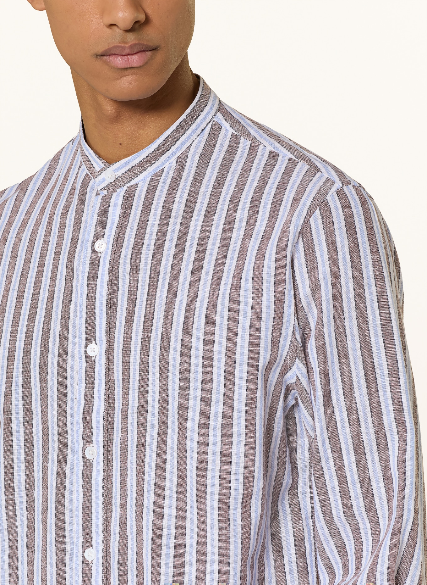 NOWADAYS Hemd Comfort Fit mit Leinen und Stehkragen: BRAUN / HELLBLAU / WEISS