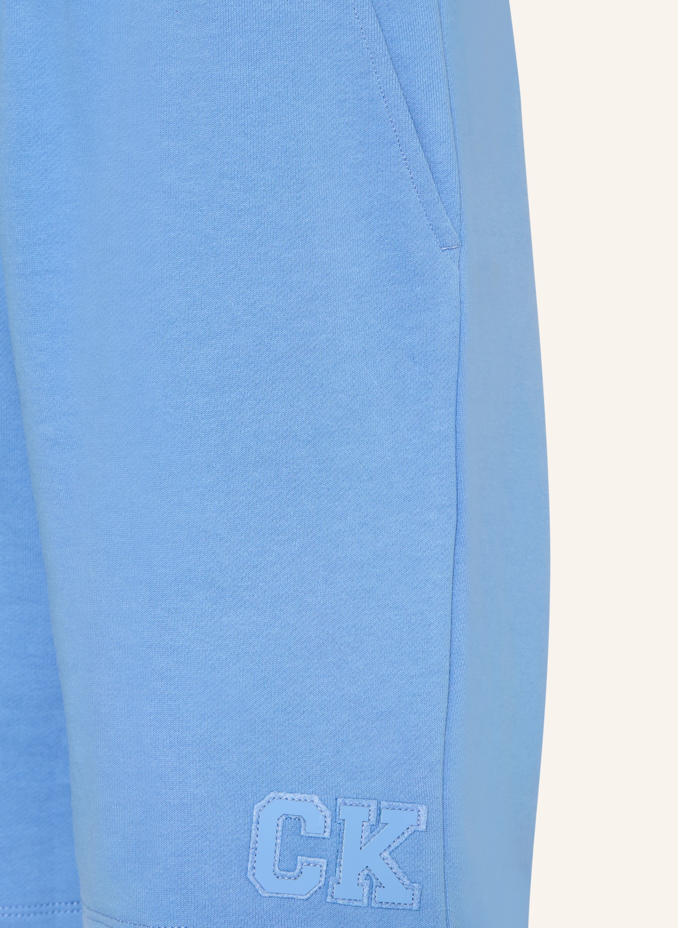 Calvin Klein sweat shorts: LIGHT BLUE