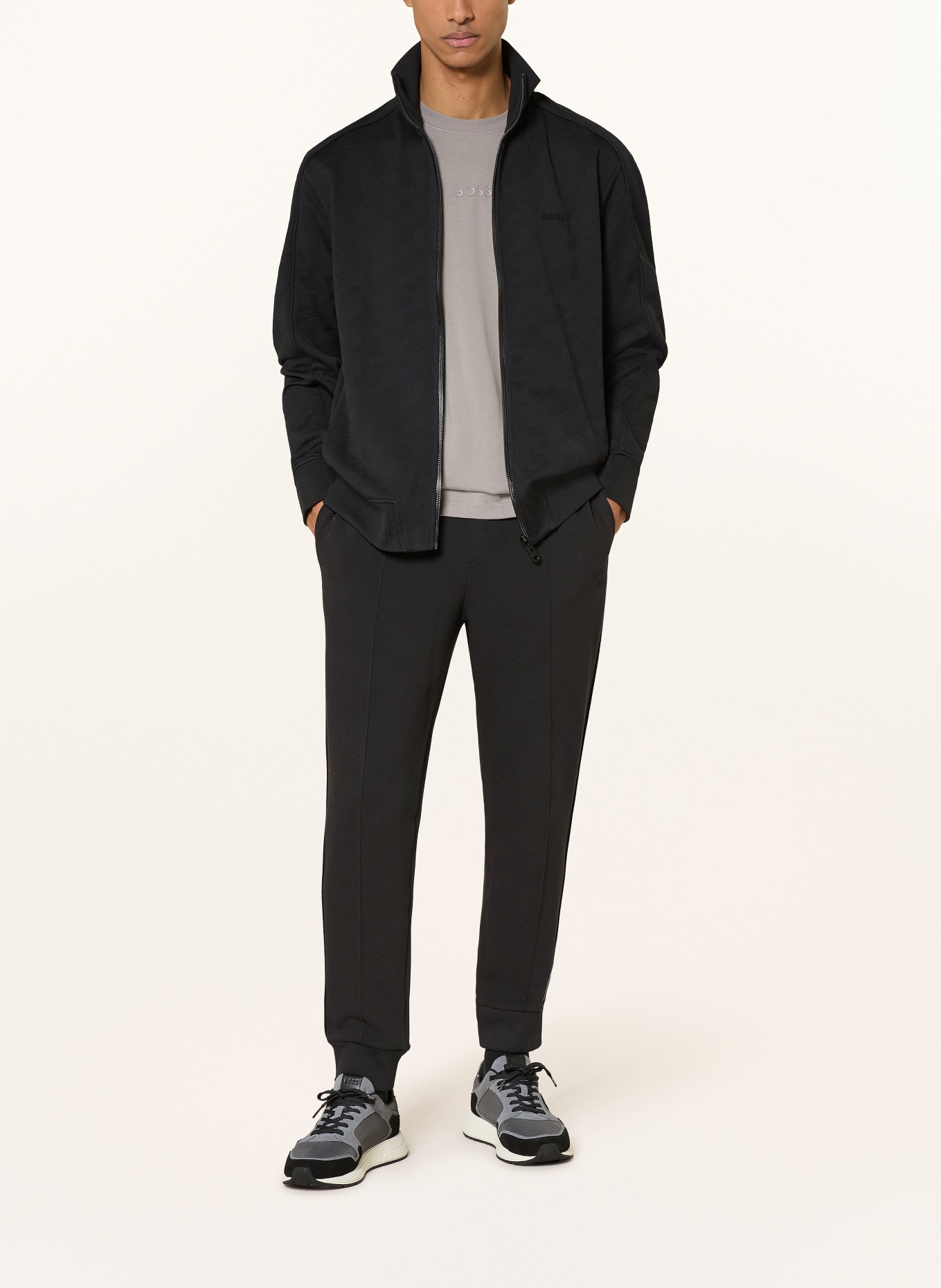 BOSS Spodnie dresowe JOIN HADIKO: CZARNY / BIAŁY