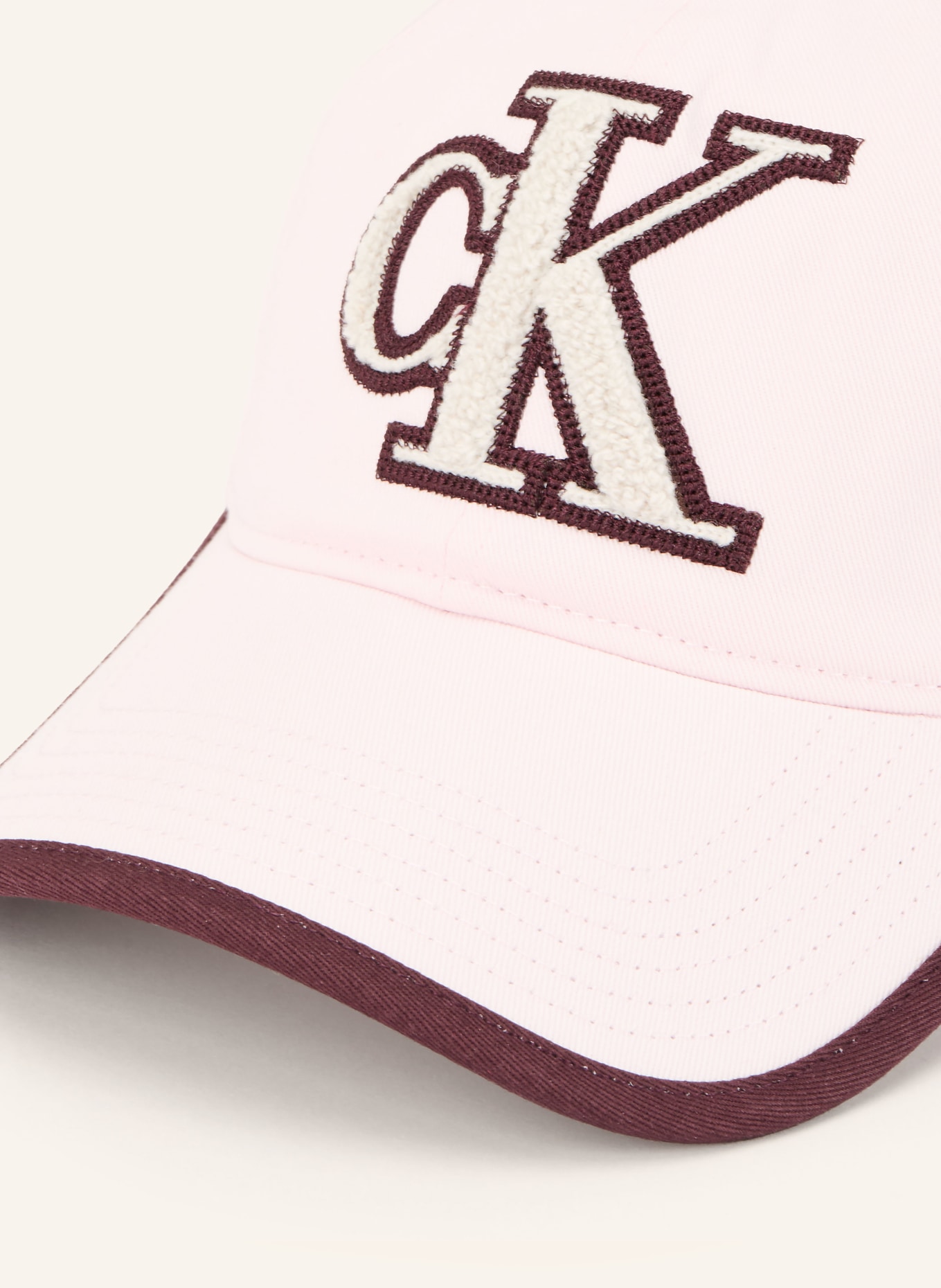 Calvin Klein čepice: SVĚTLE RŮŽOVÁ / TMAVĚ FIALOVÁ / BÍLÁ