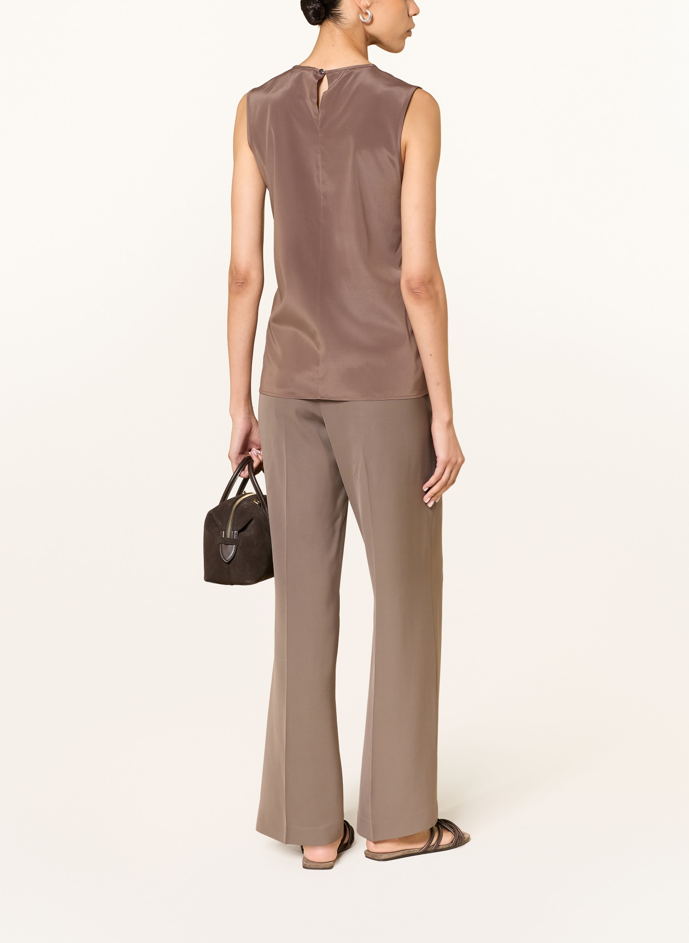 PESERICO Seidentop mit Schmucksteinen: TAUPE