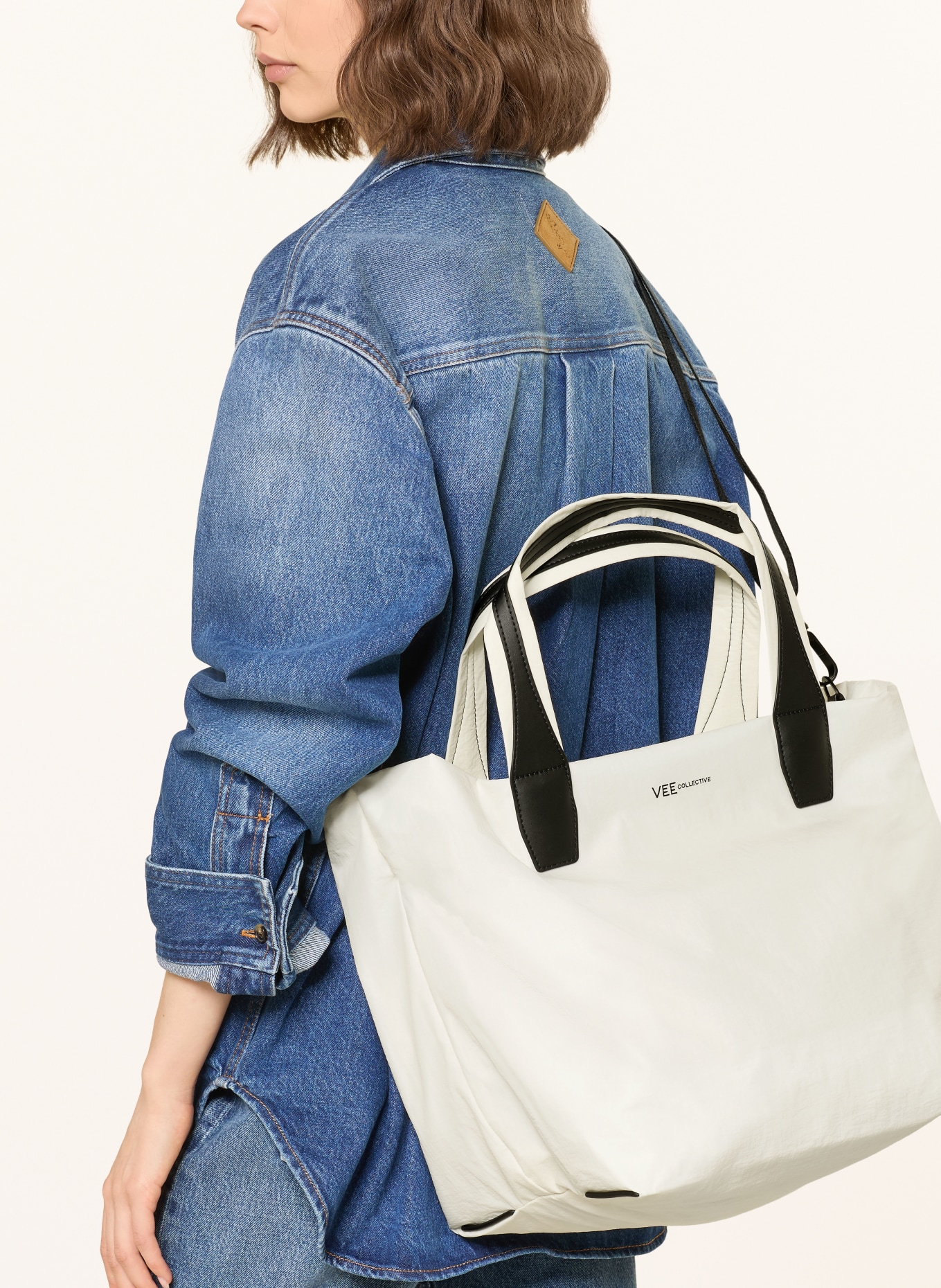 Vee Collective Shopper PORTER ESSENCE MEDIUM mit Pouch: ECRU / SCHWARZ