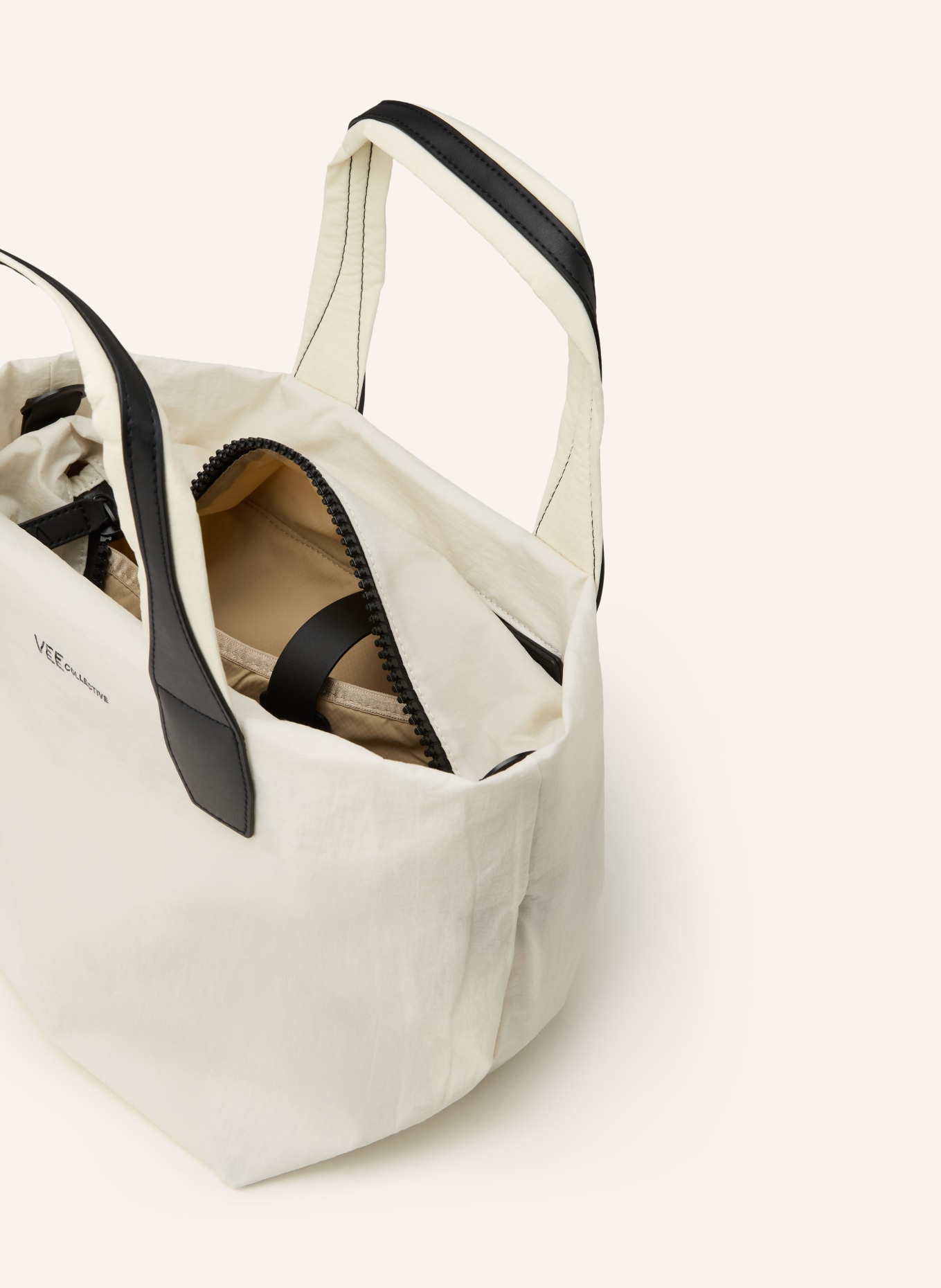 Vee Collective PORTER ESSENCE SMALL shopper with pouch: ECRU / BLACK