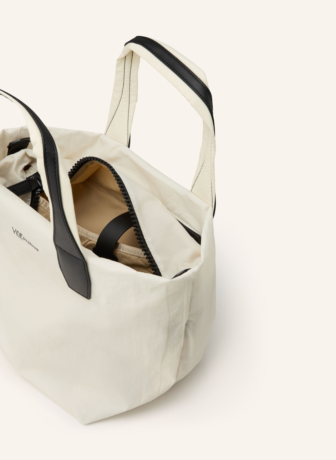 Vee Collective PORTER ESSENCE SMALL shopper with pouch: ECRU / BLACK