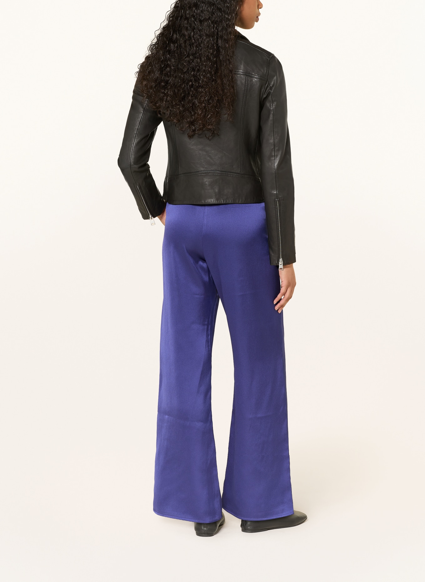 Calvin Klein Kalhoty Marlene HAMMERED: TMAVĚ FIALOVÁ