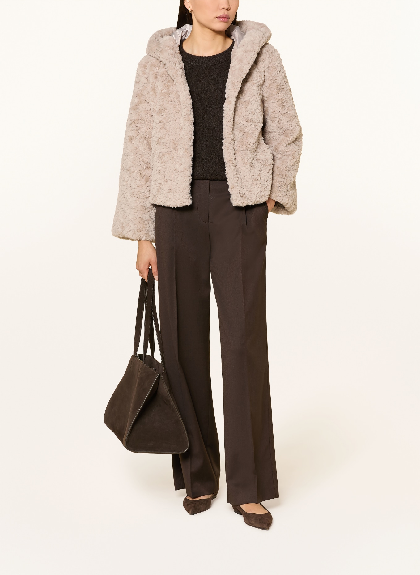 monari Bunda z umělé kožešiny: BÉŽOVÁ