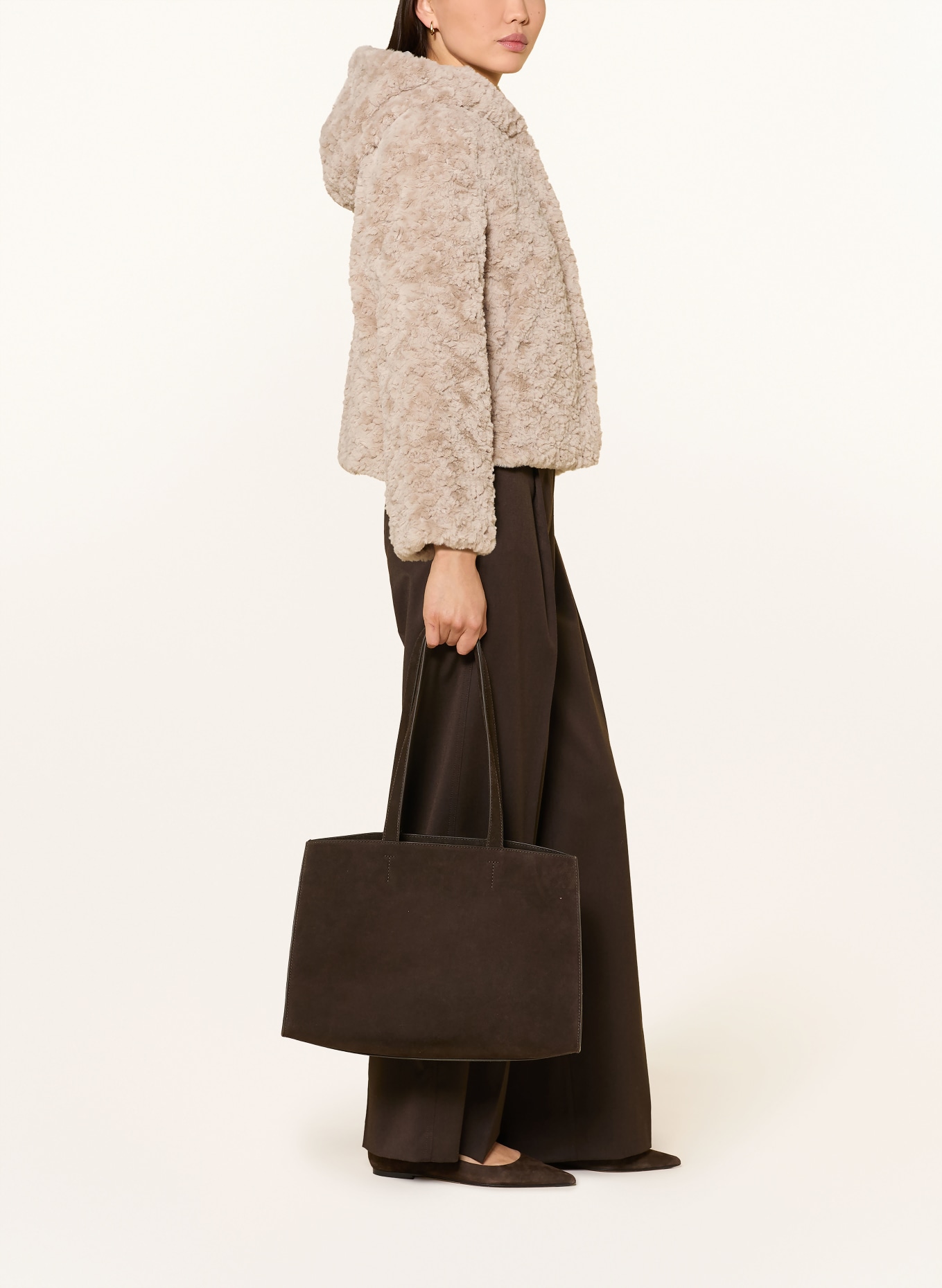 monari Bunda z umělé kožešiny: BÉŽOVÁ