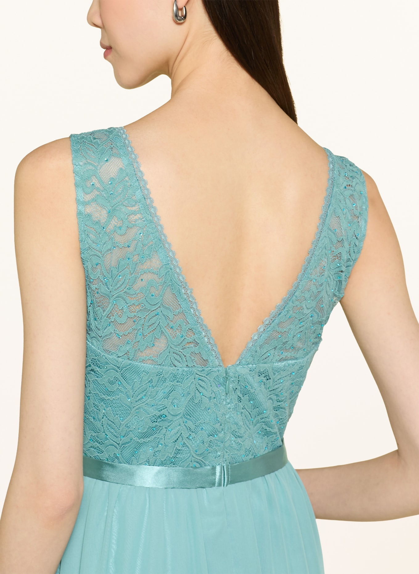 Suddenly Princess Večerní šaty s ozdobnými kameny: TYRKYSOVÁ