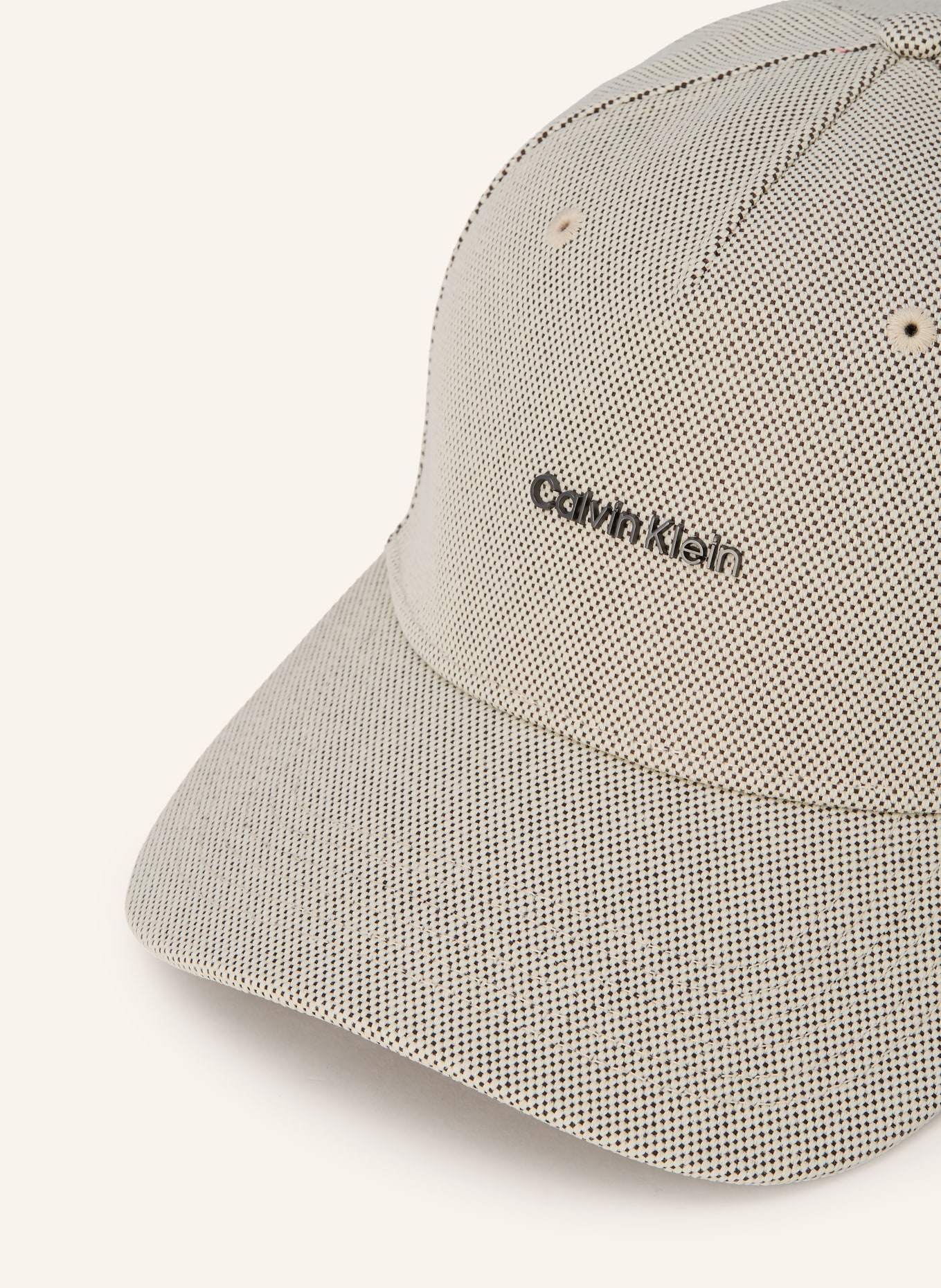 Calvin Klein Cap: CREME / DUNKELGRAU
