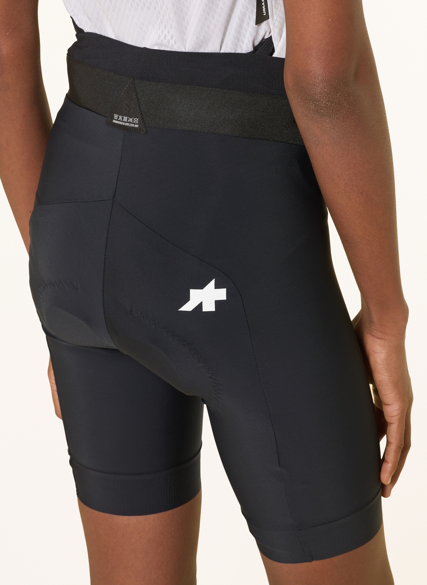 ASSOS Radhose UMA GT S11 mit gepolstertem Einsatz: SCHWARZ