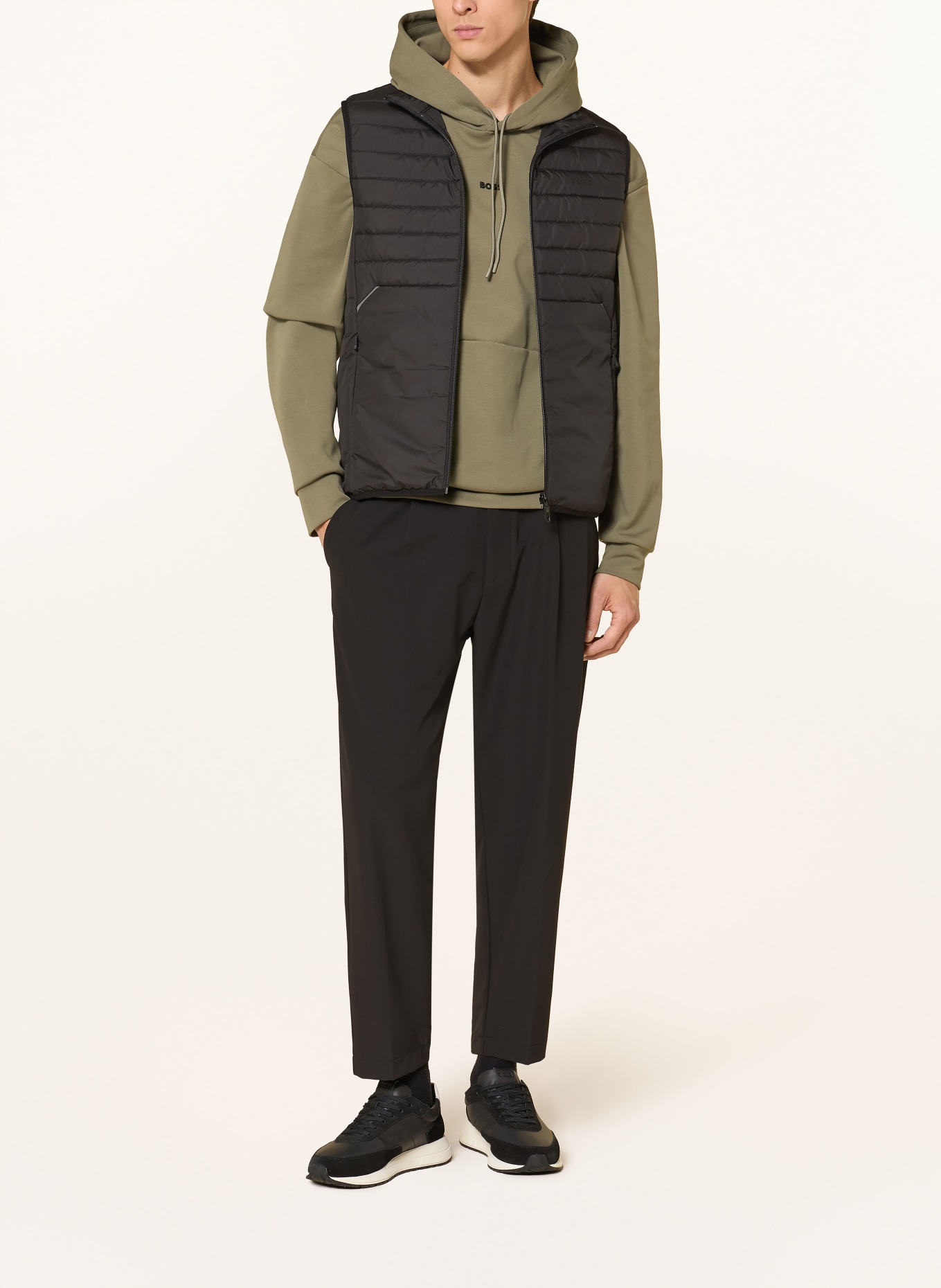 BOSS Steppovaná vesta URBANEX: ČERNÁ